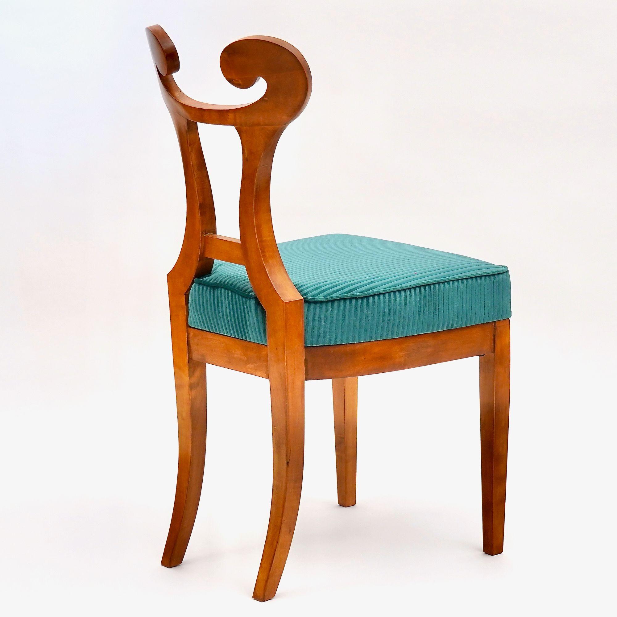 Eclettica. Collezione di sedie Biedermeier. Modello Otto-Karl, finitura noce In condizioni Nuovo in vendita a Tavarnelle val di Pesa, Florence