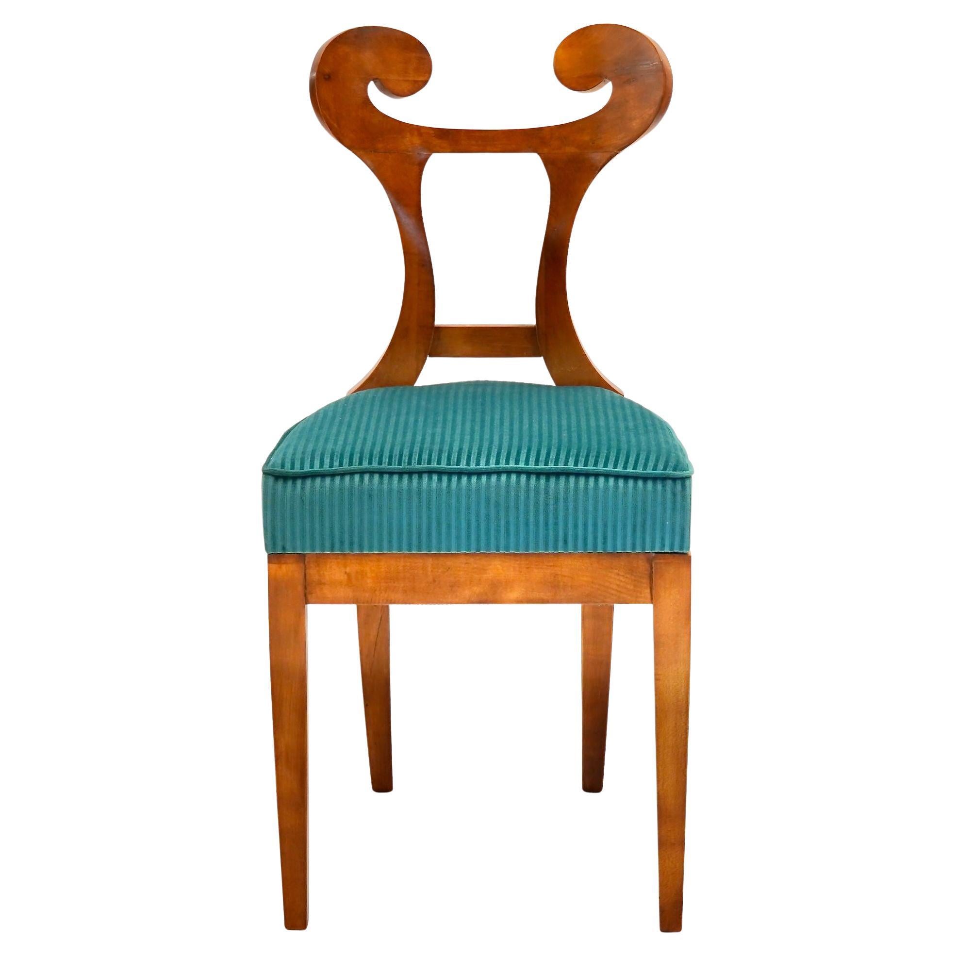 Eclectica. Collection Biedermeier Chair. Model No NoKarl, finition noyer