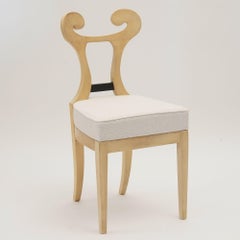 Ecléctica. Colección de sillas Biedermeier. Modelo Otto-Karl, acabado blanco