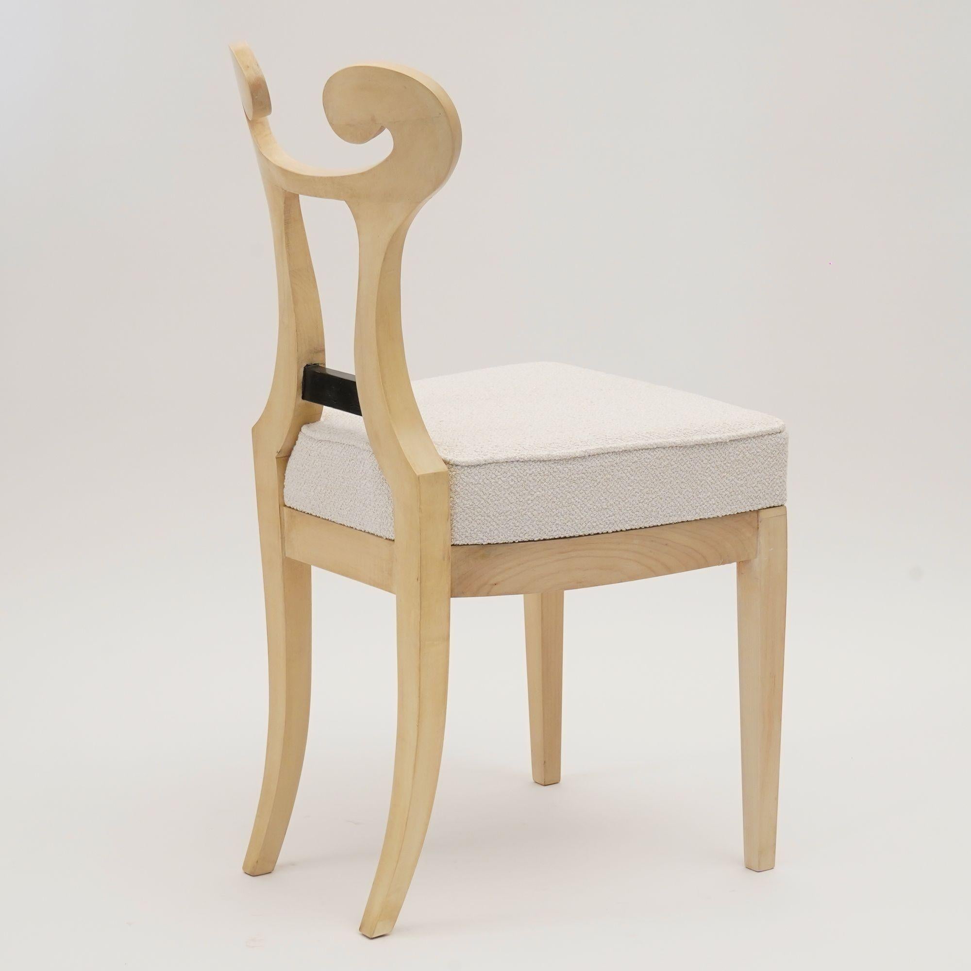 Eclettica. Collezione di sedie Biedermeier. Modello Otto-Karl, finitura bianca In condizioni Nuovo in vendita a Tavarnelle val di Pesa, Florence