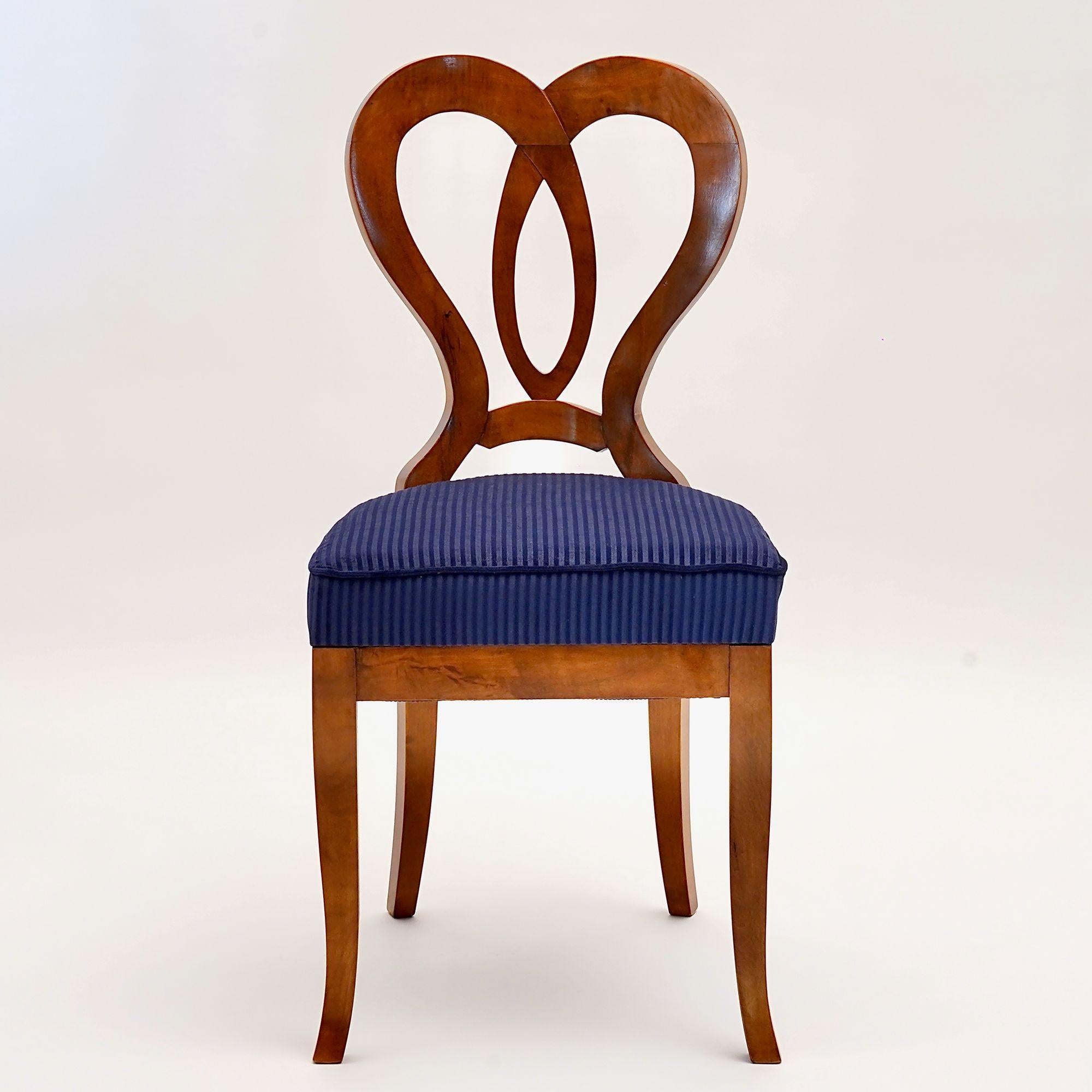 Eclectica, set of 8 Walnut Biedermeier dining Chairs each in different style For Sale 5