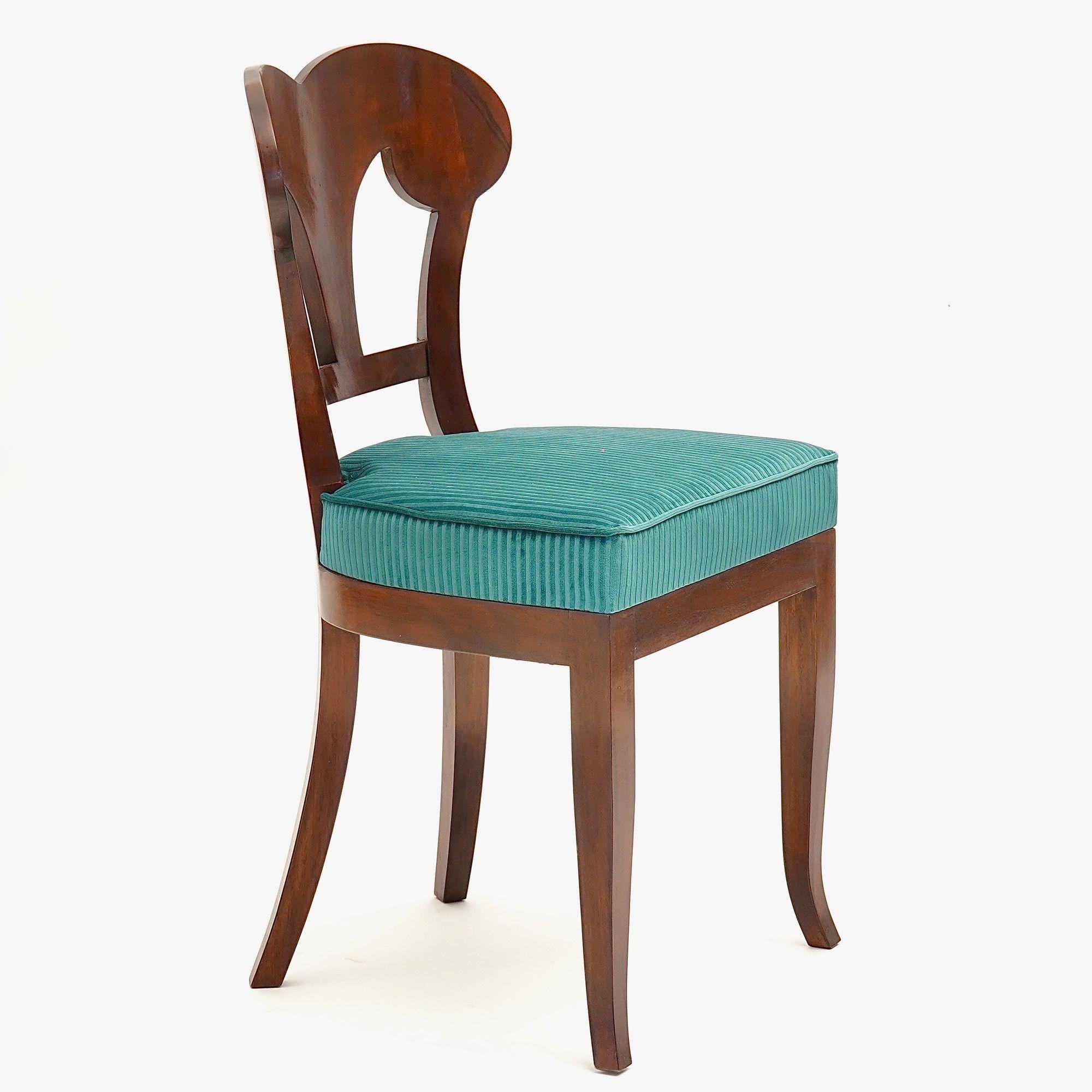 Eclectica, set of 8 Walnut Biedermeier dining Chairs each in different style For Sale 12
