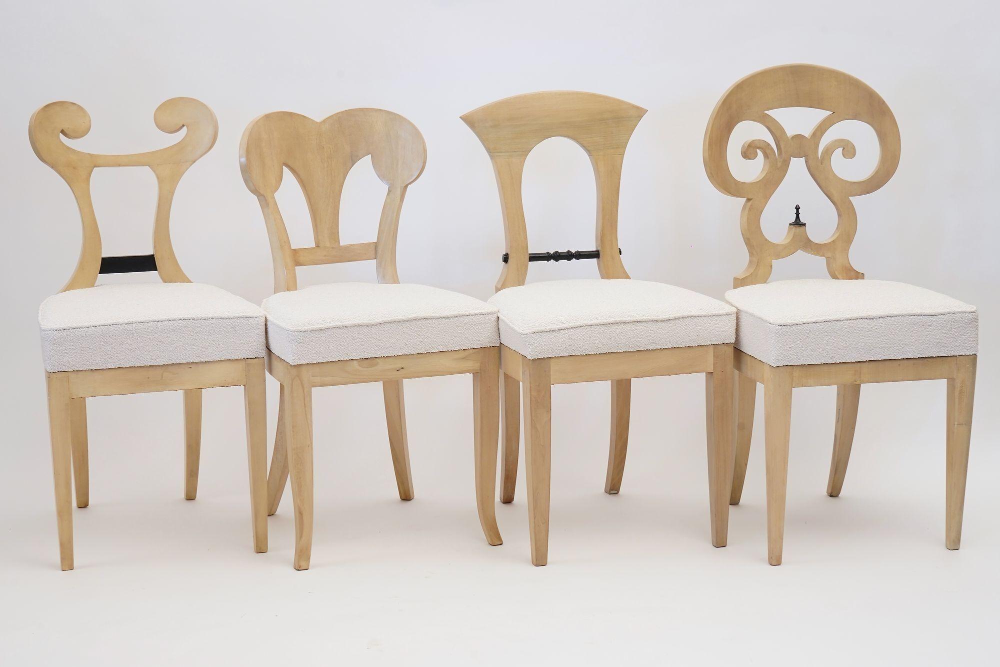 Ecléctica, juego de 8 Sillas de comedor Biedermeier blancas cada una en estilo diferente en Nuevo estado para la venta en Tavarnelle val di Pesa, Florence