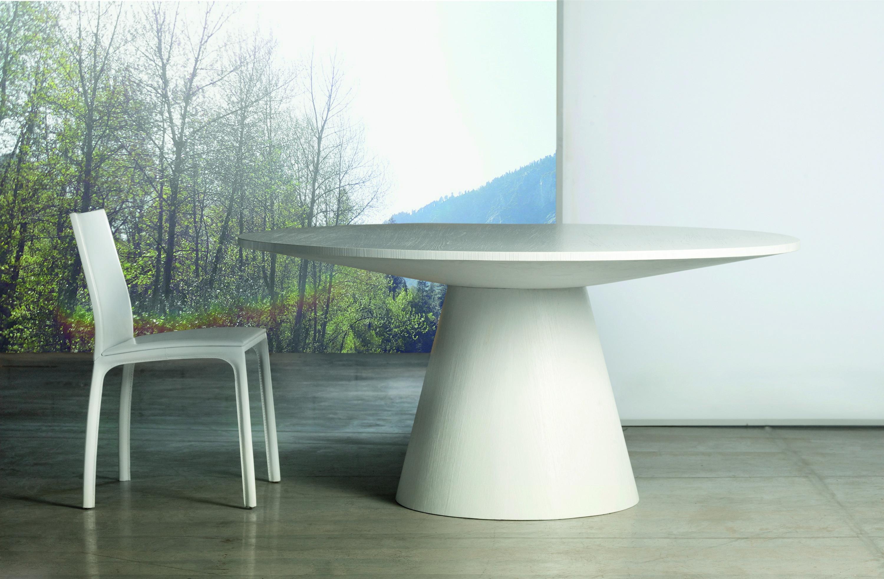 Eclipse Dining Table by Doimo Brasil
Dimensions: D 100 x H 75 cm 
Materials: Top: Veneer.

Also available in D 120, D 140, D 160, D 180. Please contact us.

With the intention of providing good taste and personality, Doimo deciphers trends and