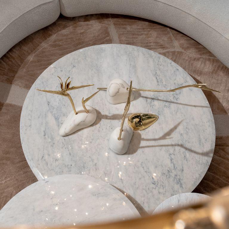 Moulage Eclipse II : Sculpture de galets en laiton poli - Pièce d'exception de décoration intérieure élégante en vente