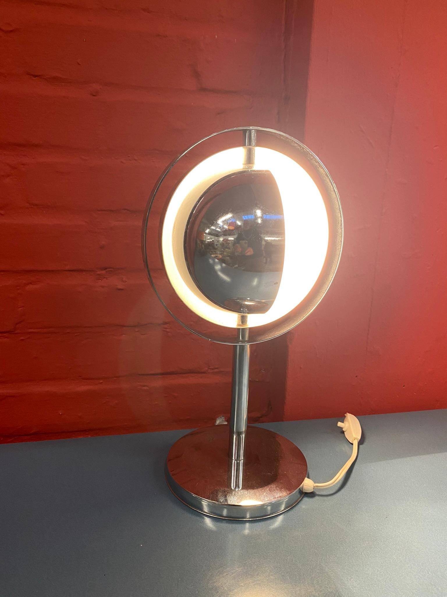 Lampe „Eclipse“ aus verchromtem Metall, ca. 1960/1970 (Chrom) im Angebot