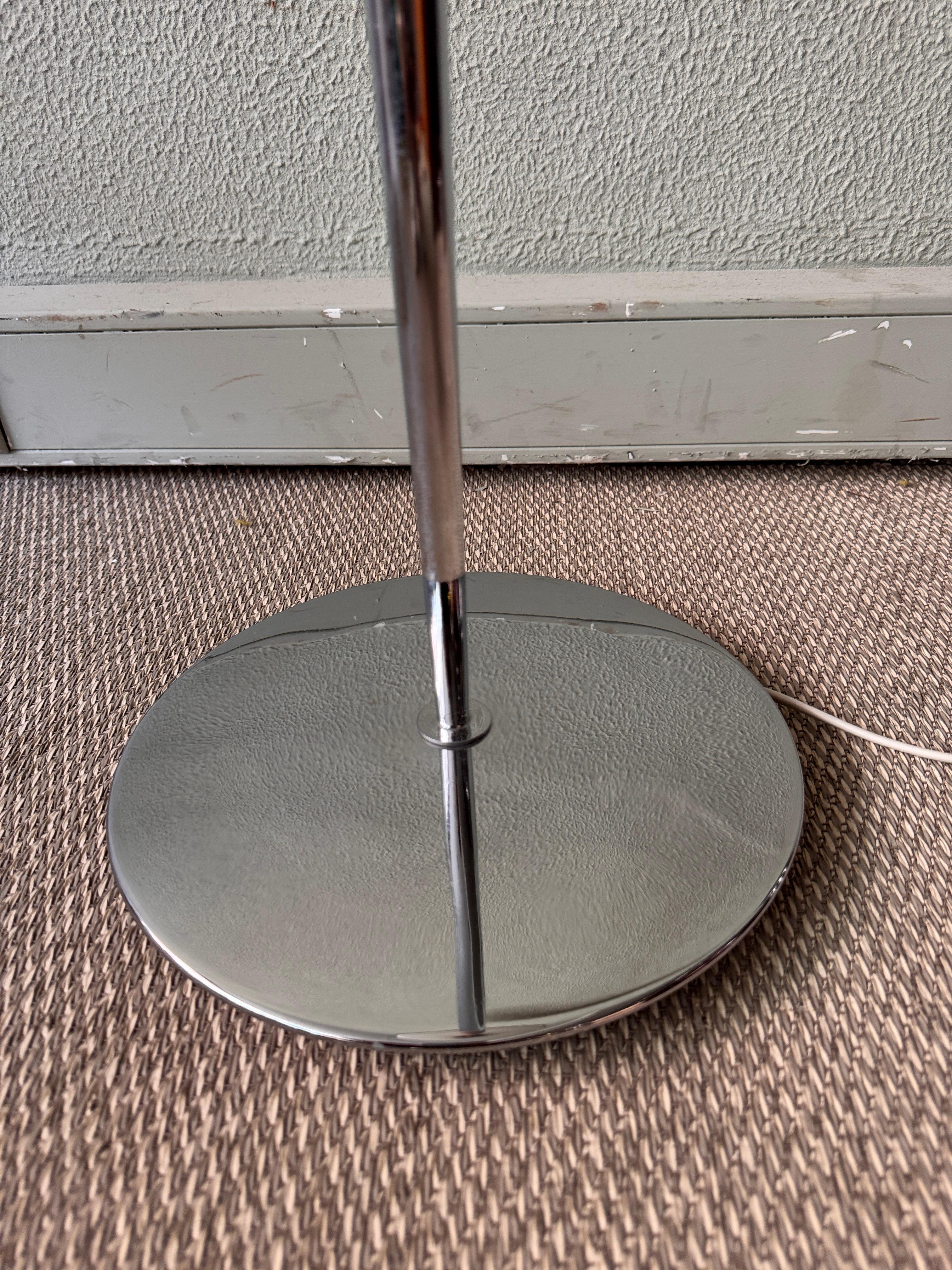 Mid-Century Modern Eclipse S Stehlampe Luis Perez de la Oliva Fase Holz Chrom im Angebot 7