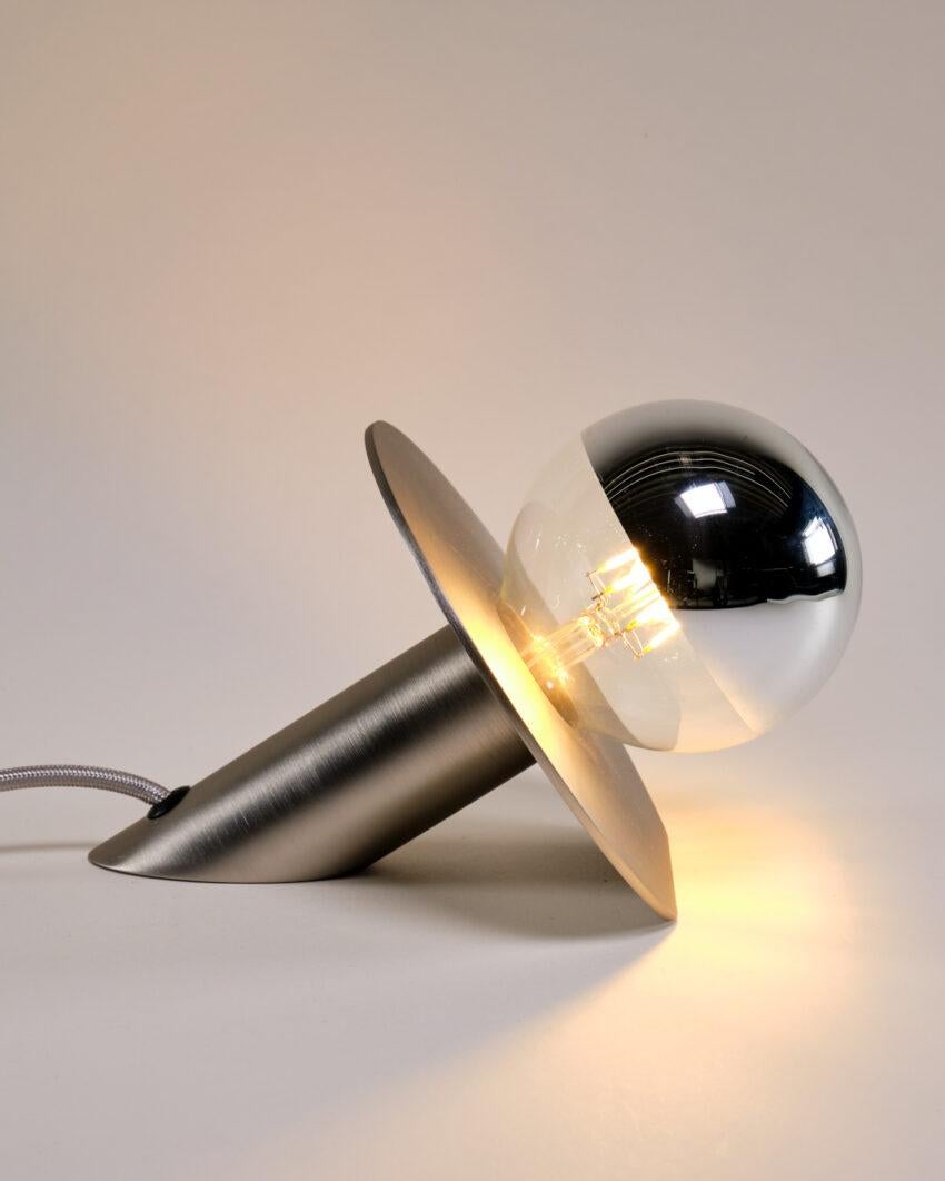 Libanais Lampe de bureau Eclipse en acier inoxydable de Carla Baz en vente