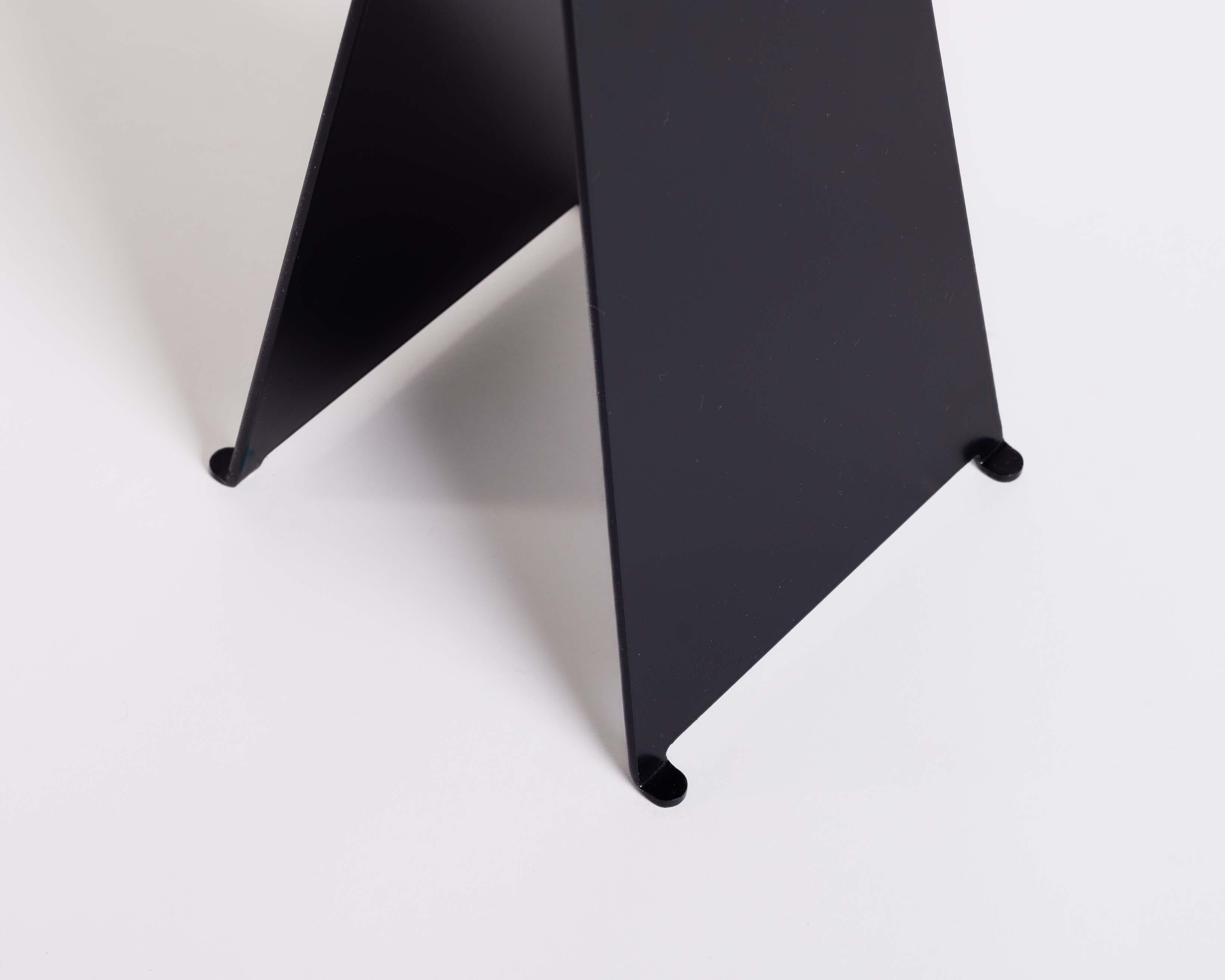 Américain The Eclipse Table - Table à cocktail moderne en acier noir en vente