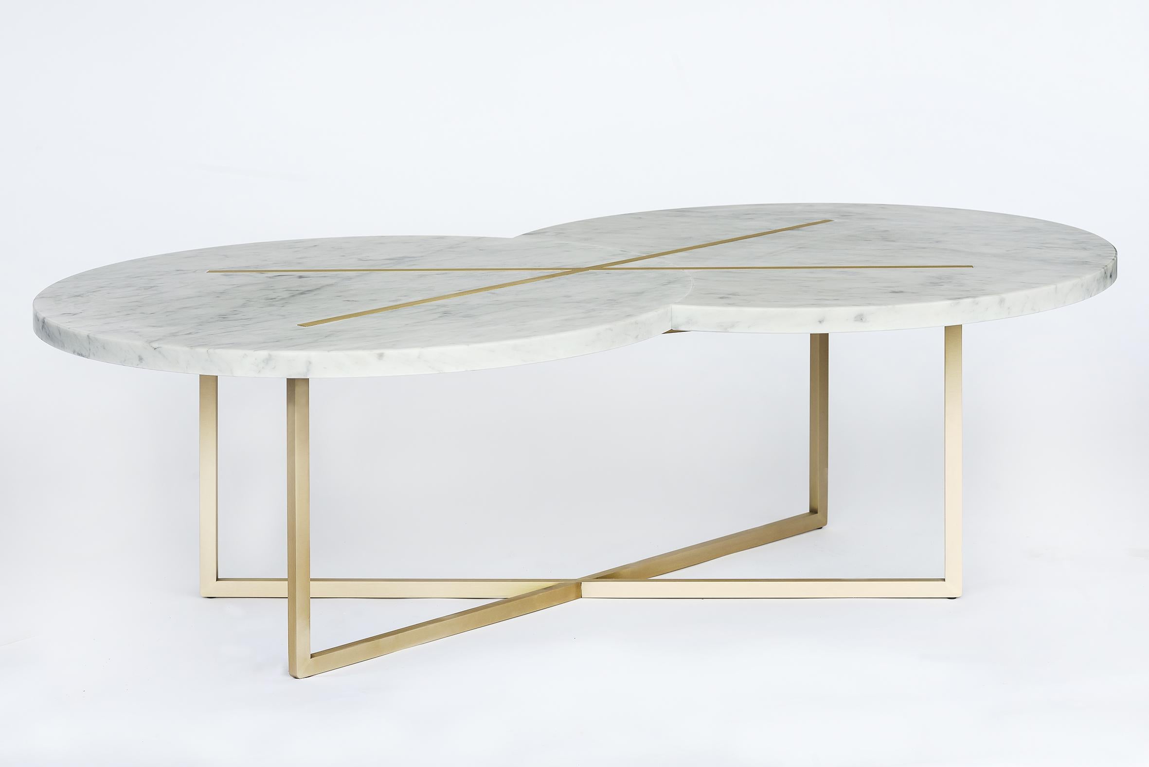 Italian Eclipse X Table in Brass and Carrara Marble, Made in Italy For Sale