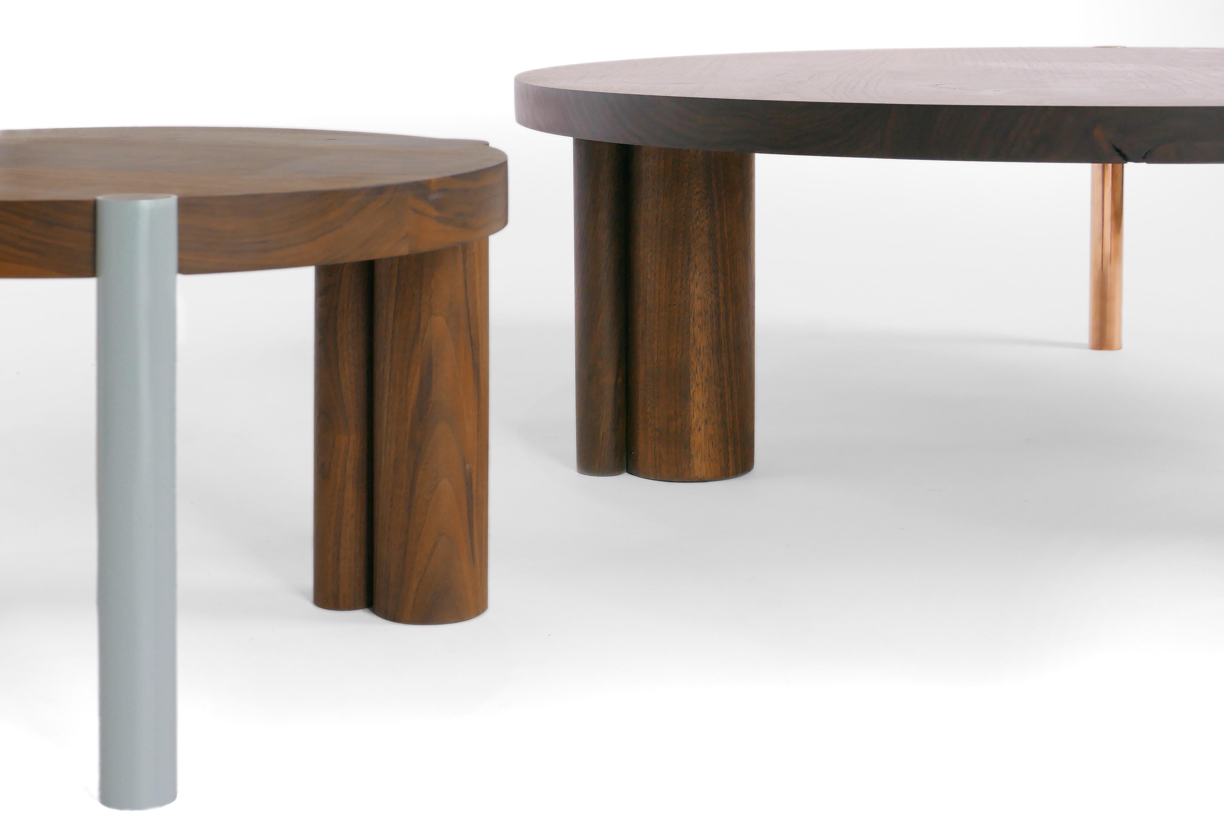 Moderne Table basse en frêne blanc 91,44 cm avec pieds en acier noirci par Hinterland Design en vente