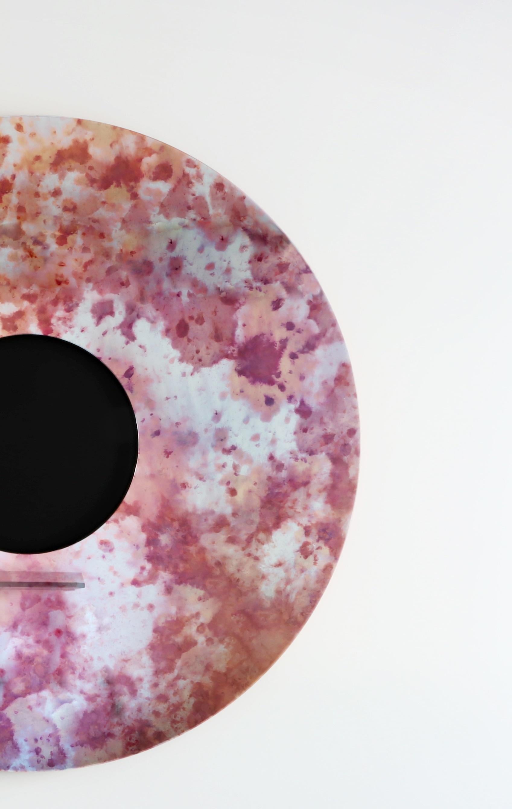 Postmoderne Miroir mural en verre Eclisse laqué noir mat et rose soleil par Casa Casati en vente