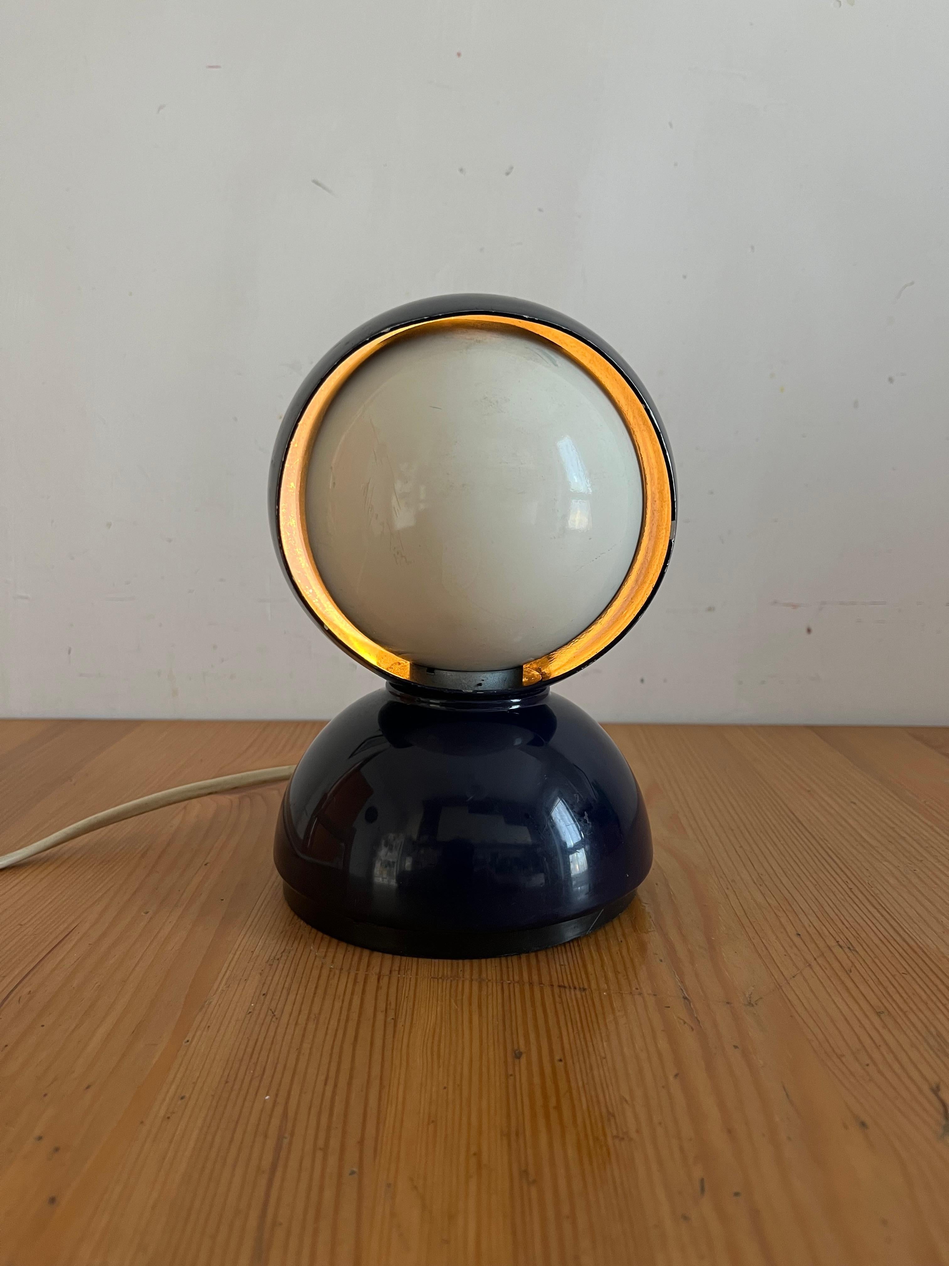 Milieu du XXe siècle Lampe de table Eclisse de Vico Magistretti pour Artemide