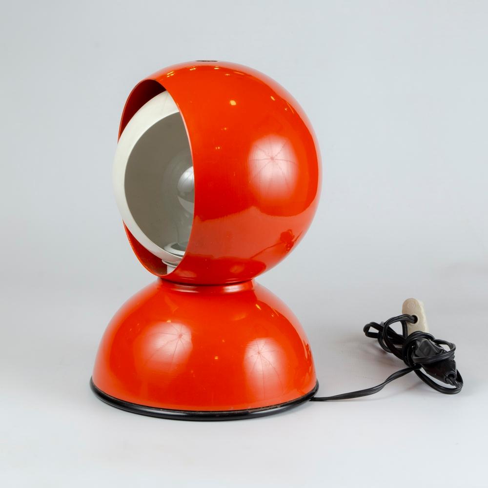 Italian “Eclisse” Table Lamp by Vico Magistretti for Artemide, Italy, 1970s – Orange For Sale