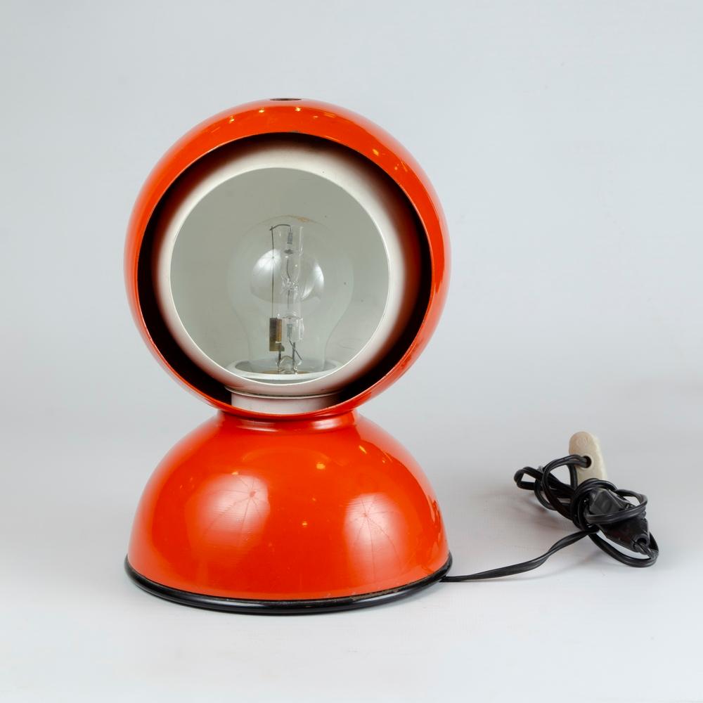 Hand-Crafted “Eclisse” Table Lamp by Vico Magistretti for Artemide, Italy, 1970s – Orange For Sale