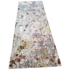 Tapis de couloir contemporain abstrait en laine et soie, écologiquement vieilli, en stock