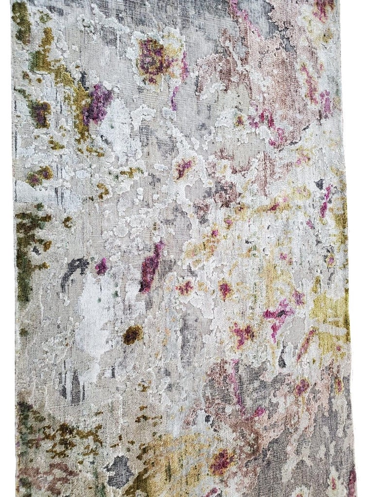 Eco-Friendly Wool and Re-purposed Silk Abstract Contemporary Rug in Stock For Sale 4
