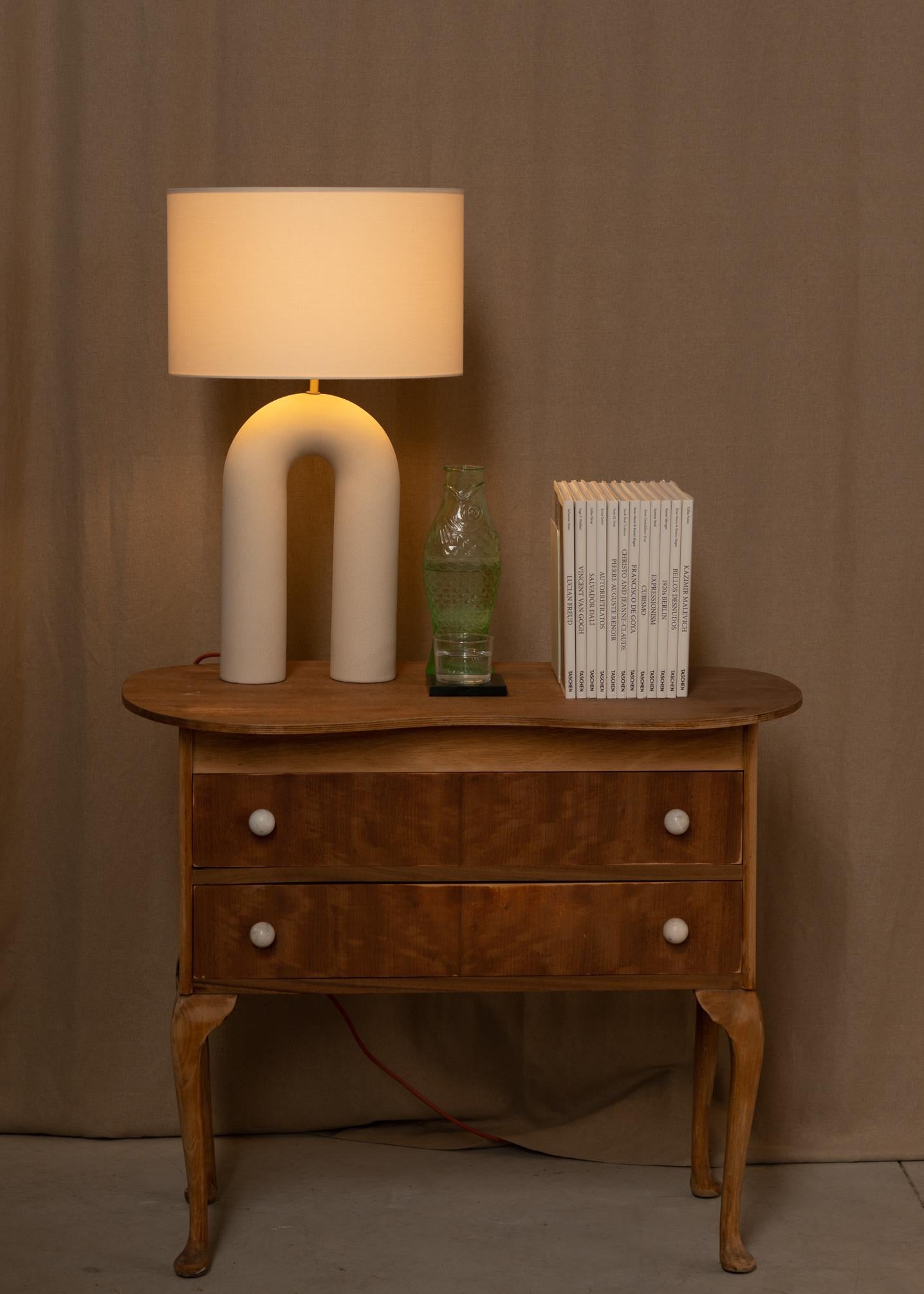 Lampe de bureau Arko en céramique écrue avec abat-jour beige par Simone & Marcel en vente 8