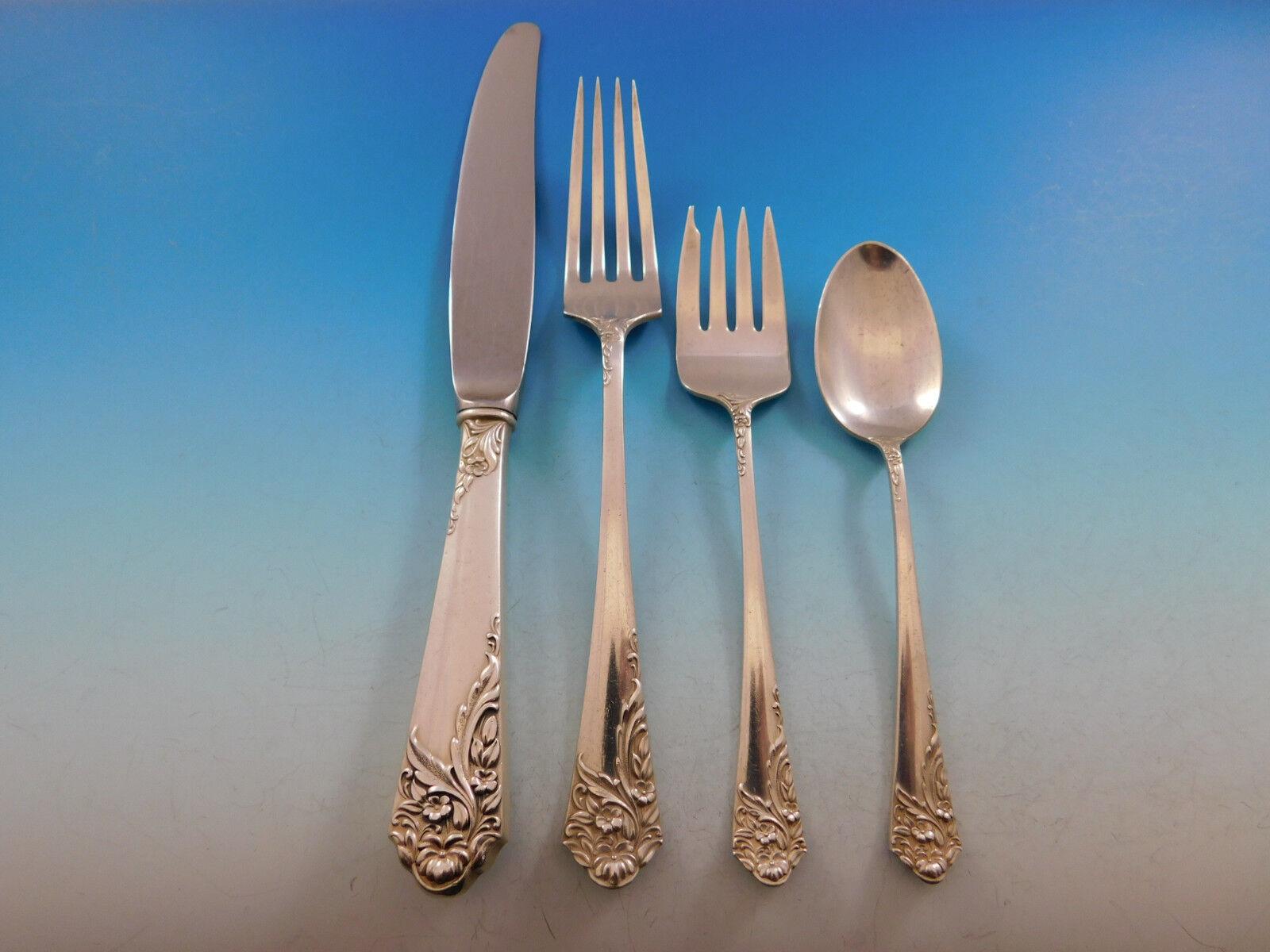 Service de couverts Ecstasy by Amston c1951 en argent sterling avec un design floral, 31 pièces. Excellent ensemble de départ ! Cet ensemble comprend :

6 couteaux de table, 9 3/4
6 fourchettes pour le dîner, 7 7/8