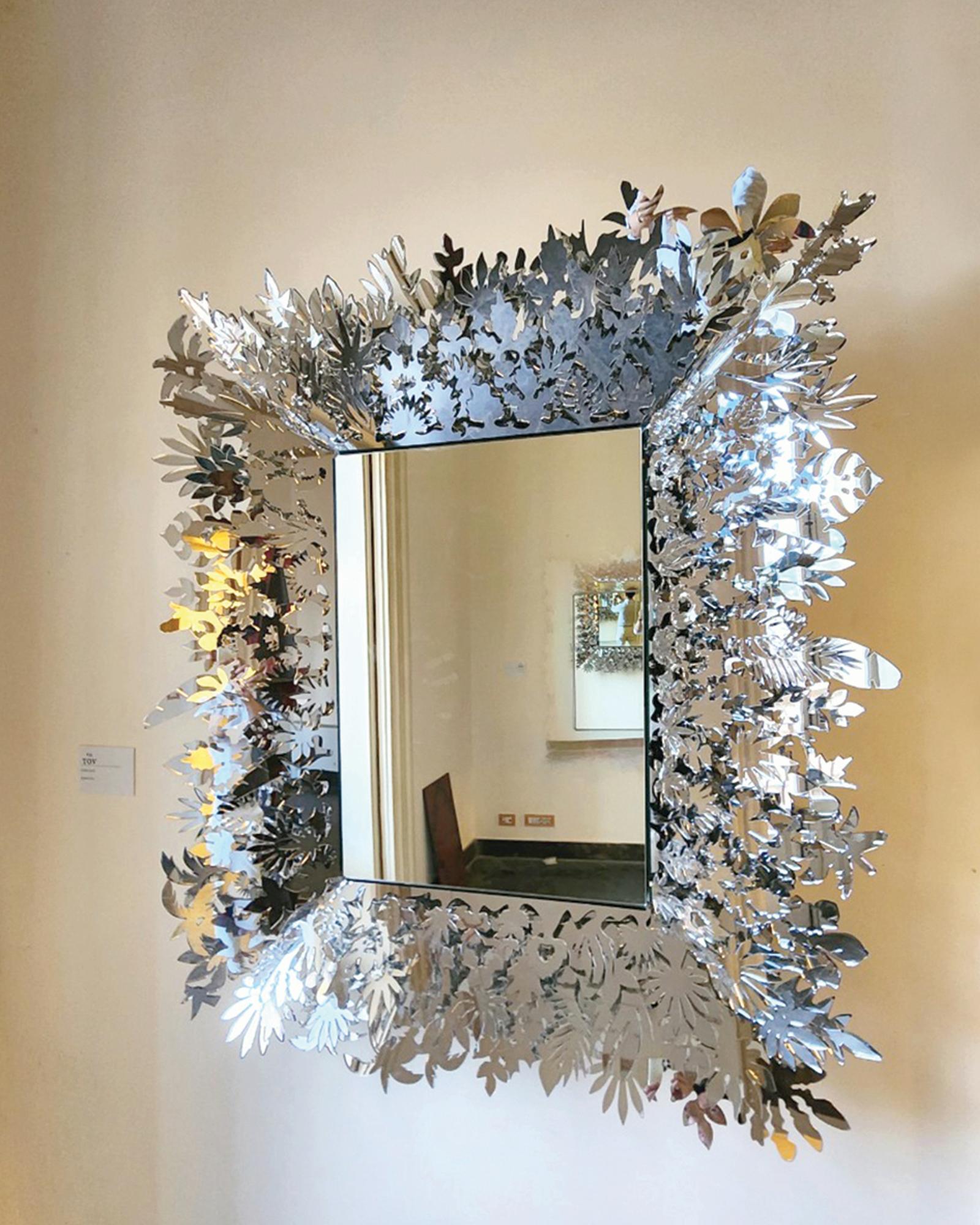 Miroir sculptural néo-baroque 