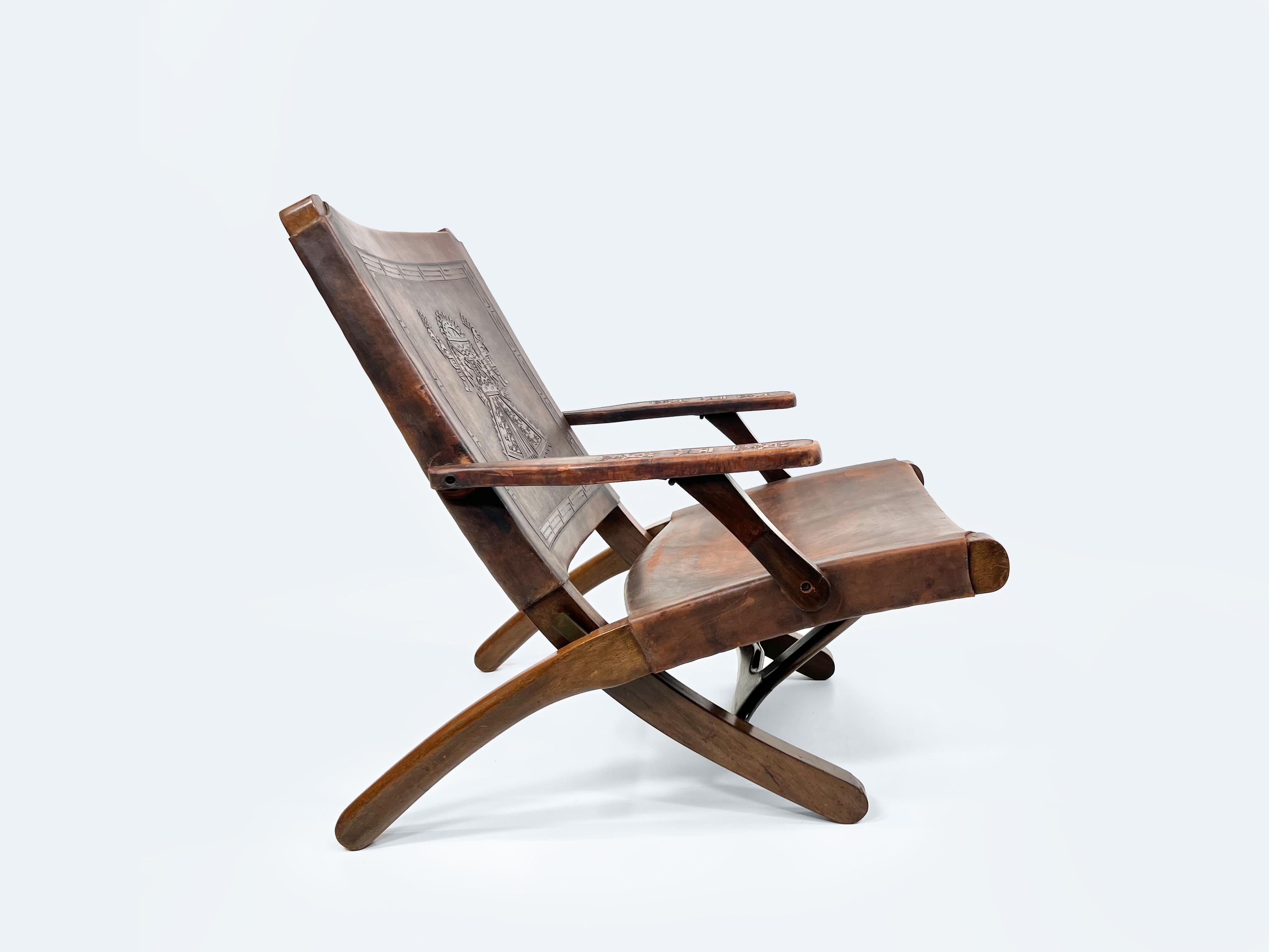 Sillón plegable ecuatoriano de Angel Pazmino para Muebles De Estilo, años 60 En relieve en venta