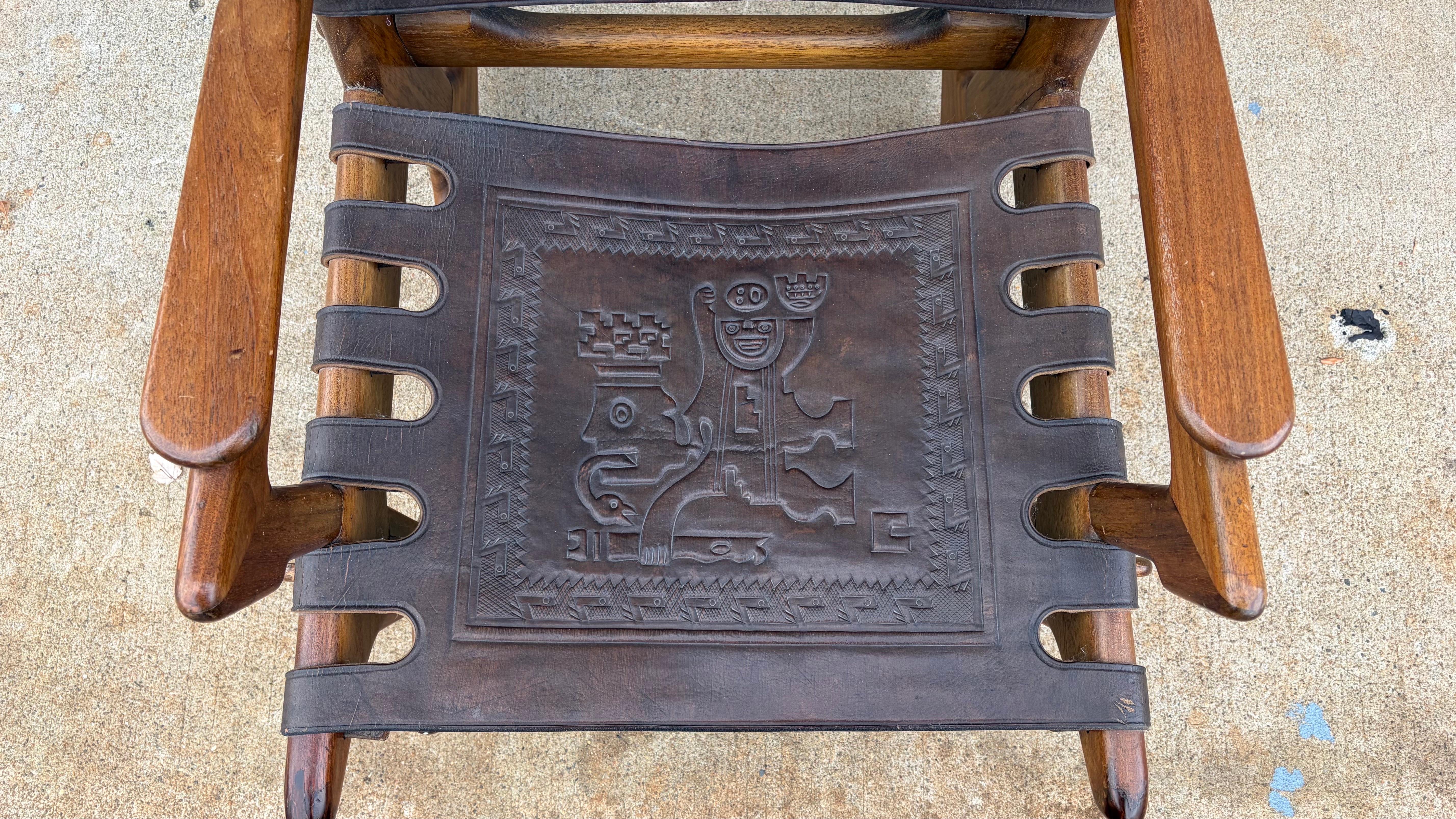 Sedia a dondolo in pelle e legno ecuadoriana di Muebles De Estilo / Angel I. Pazmino in vendita 4