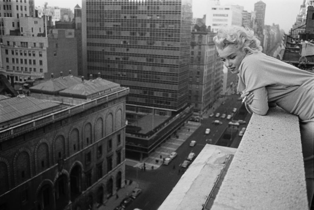 Marilyn On The Roof - Photograph by Ed Feingersh