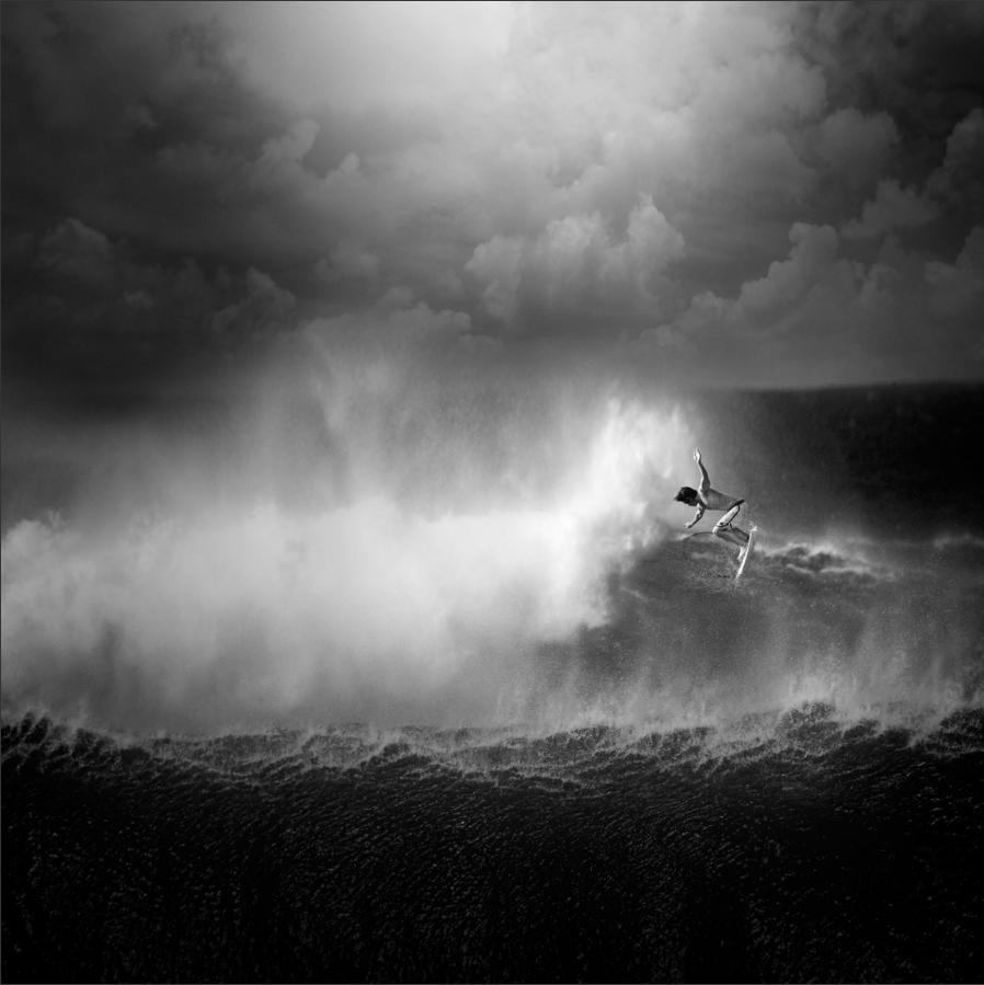North Shore Surfing - Photograph by Ed Freeman