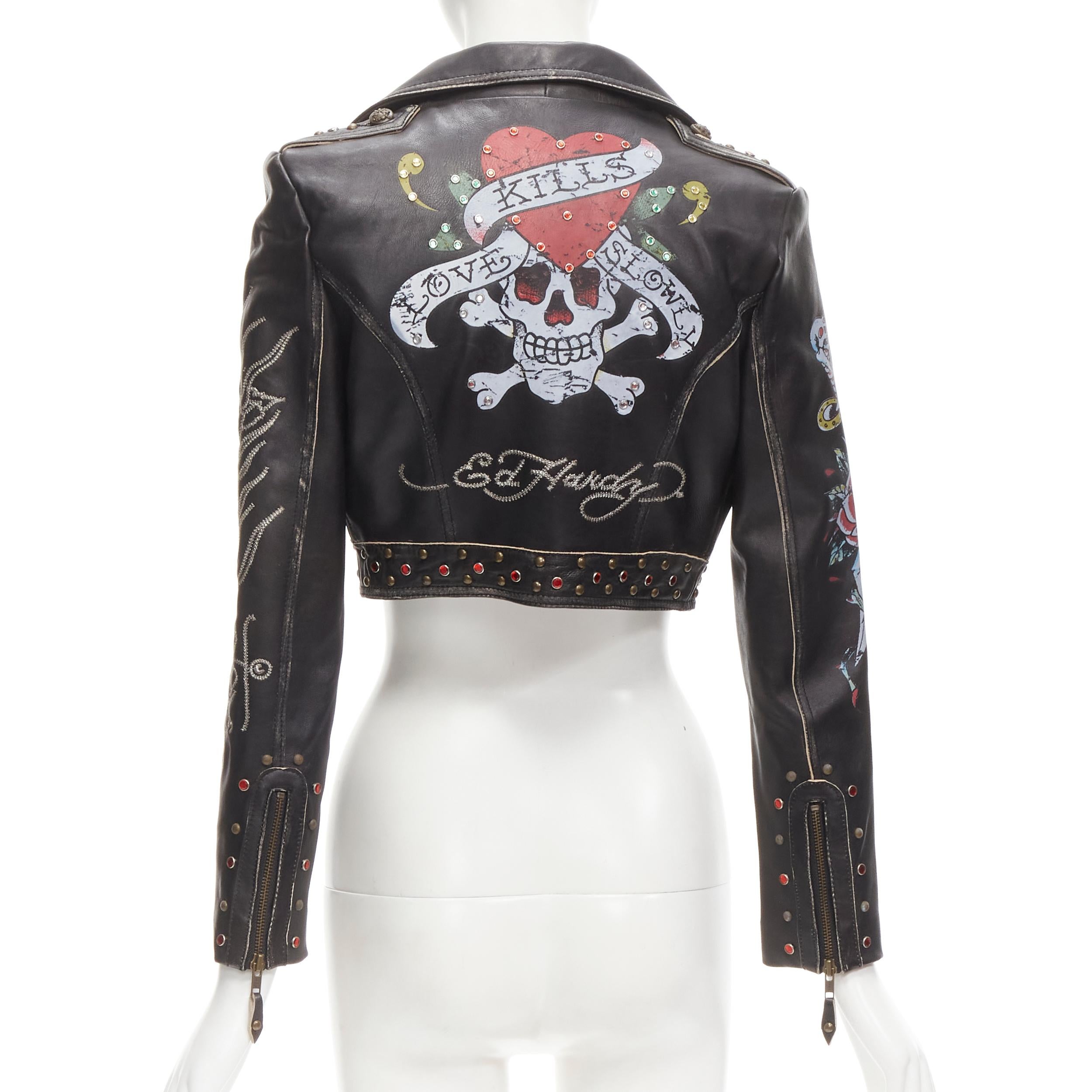 ED HARDY Christian Audigier black leather tattoo studded cropped biker Y2K S
Brand: Ed Hardy
Material: Calfskin Leather
Color: Black
Pattern: Tattoo
Extra Detail: Washed leather distressed feel. Rhinestone and gold stud embellishments. Tattoo print.