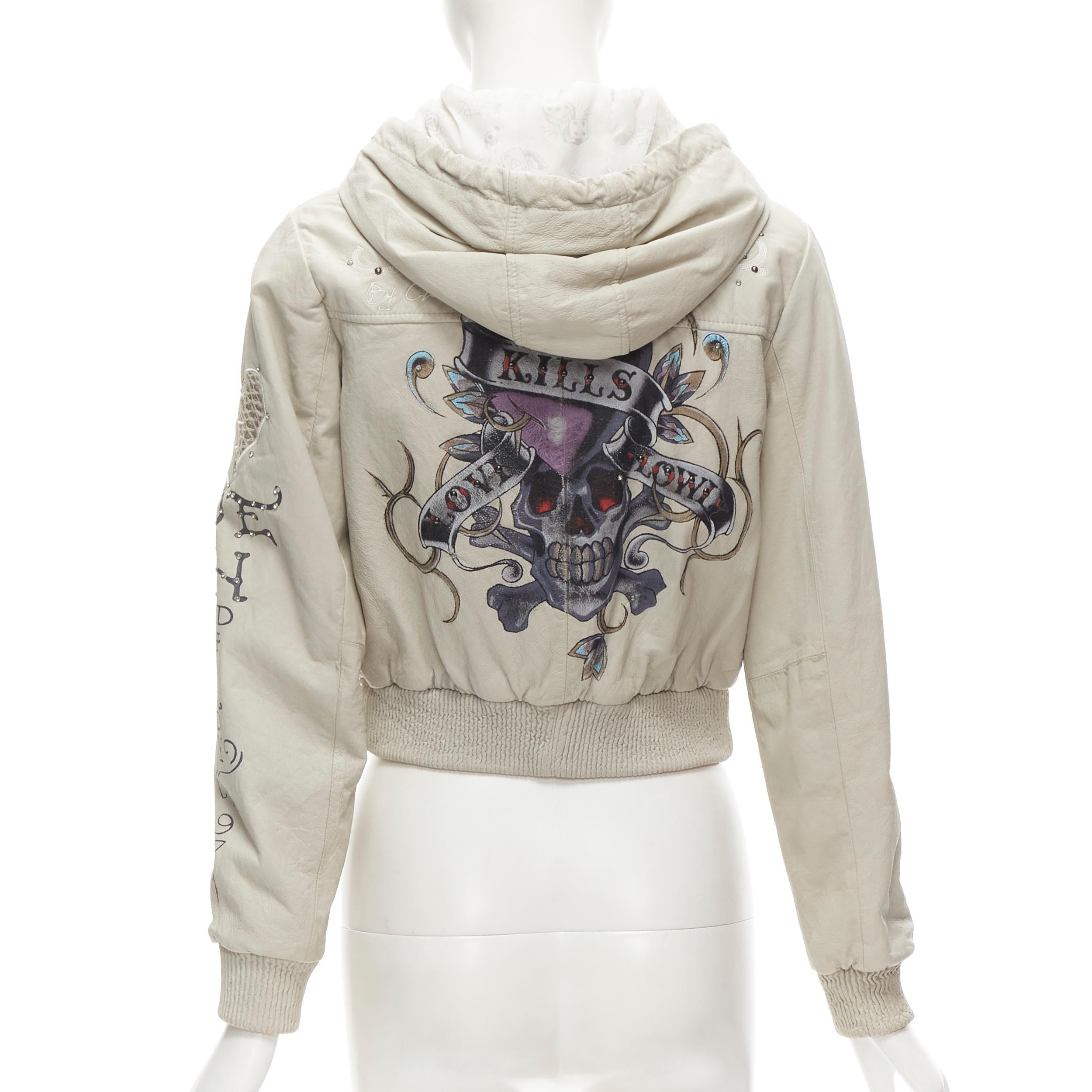 ED HARDY CHRISTIAN AUDIGIER Y2K grey leather tattoo studded cropped hoodie S
Brand: Ed Hardy
Material: Leather
Color: Grey
Pattern: Tattoo
Closure: Zip
Extra Detail: Genuine leather upper. Tattoo print with stud and crystals embellishment.