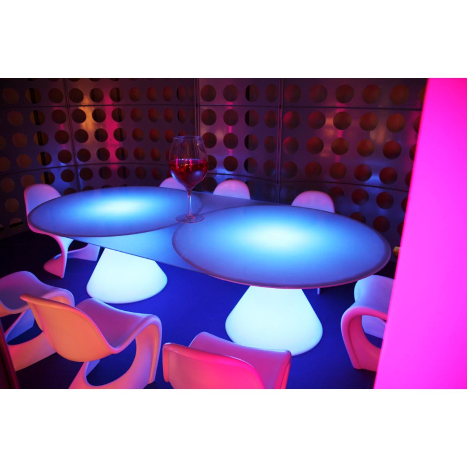 Italian Ed II Glossy Absolute White Table by Guglielmo Berchicci For Sale