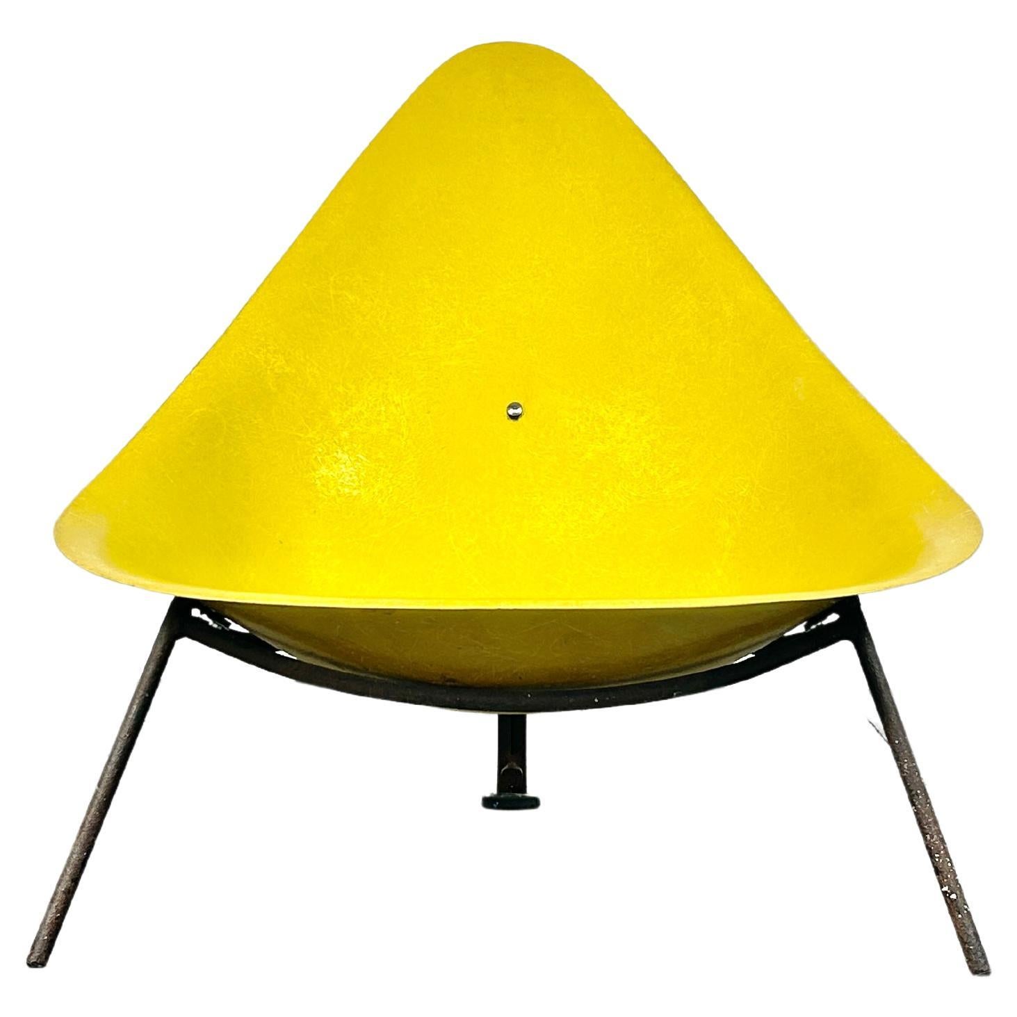 Ed Merat Fiberglass tripod lounge chair France 1956