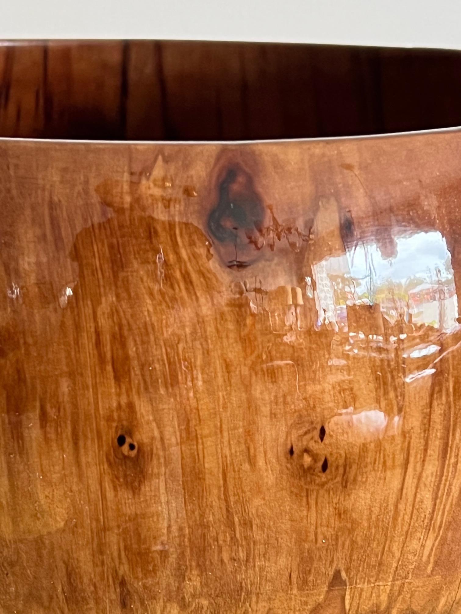 Ed Moulthrop Large Bowl in Figured Sweetgum Wood In Good Condition In St.Petersburg, FL