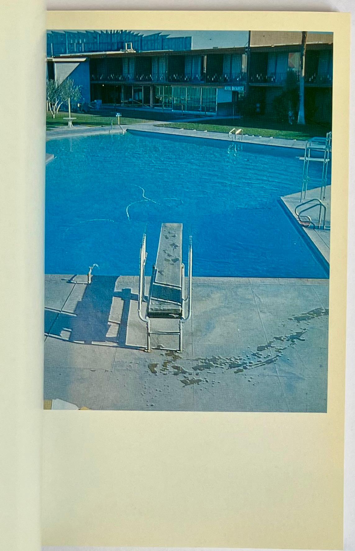 Nine Swimming Pools and a Broken Glass d'Ed Ruscha, 1968 (1ère édition) en vente 6