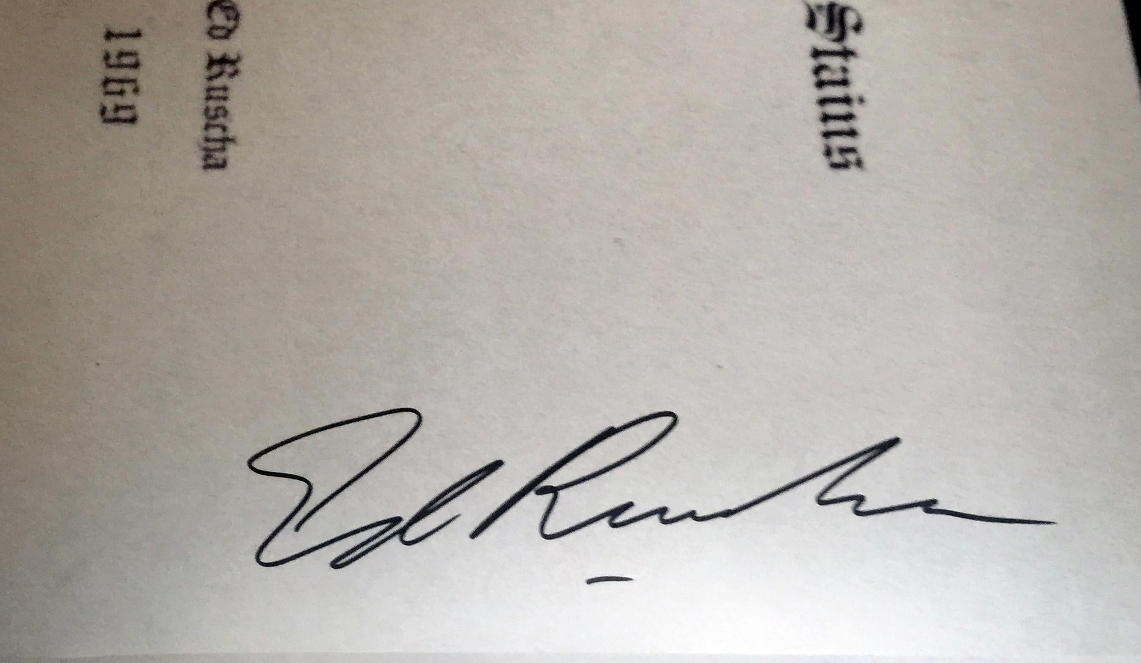 Leyendo a Ed Ruscha (Firmado a mano por Ed Ruscha), Lt. Ed. Litografía offset europea en venta 2