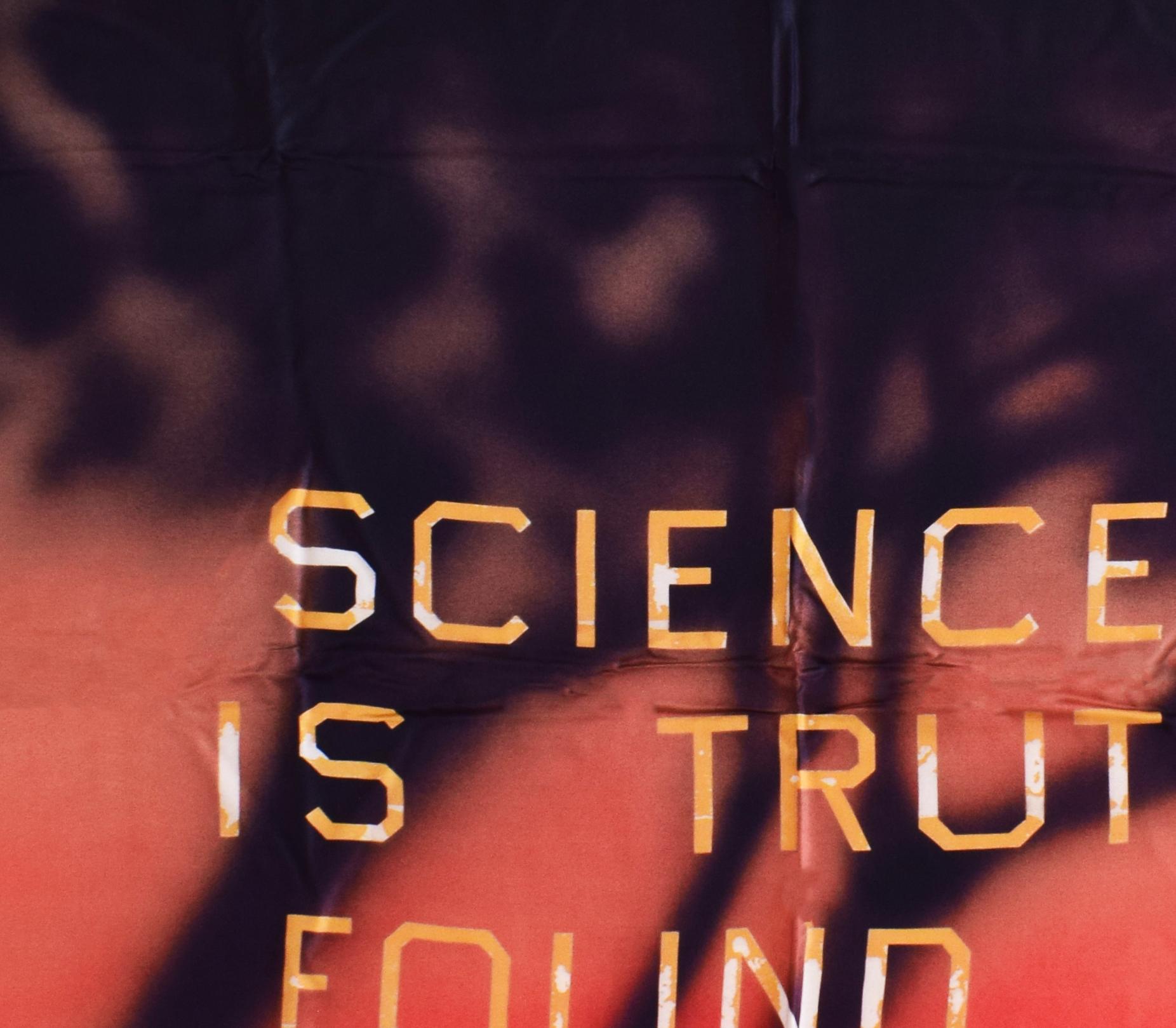 La ciencia es la verdad descubierta - Seda italiana Concienciación sobre el sida - Print Rojo de Ed Ruscha