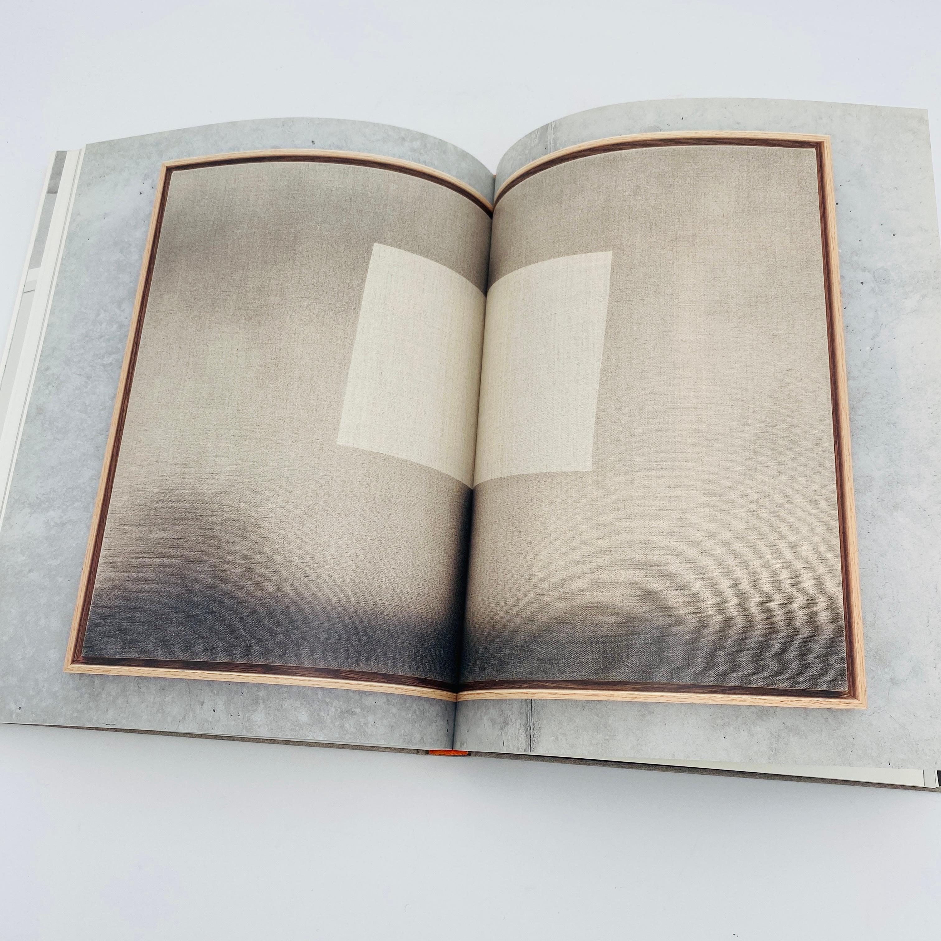 Papier Ed Ruscha : Reading Ed Ruscha Livre 2013 première édition à couverture rigide signée en vente