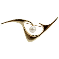 Ed Wiener NYC Modernist 14 Karat Gold and Pearl Brooch or Pin