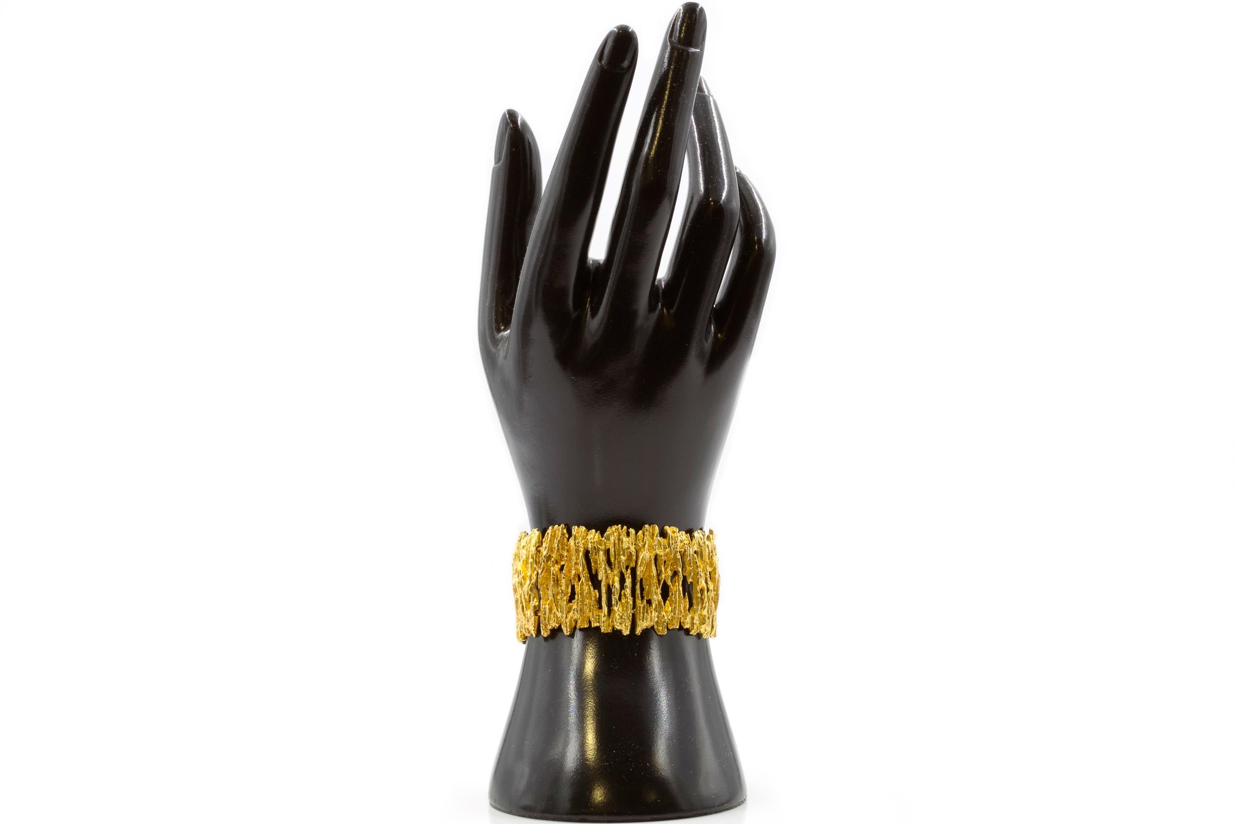 ORGANISCHER MODERNISMUS 14K MASSIV GOLD ARMBAND VON ED WIENER
Circa 1970er Jahre  Gezeichnet 