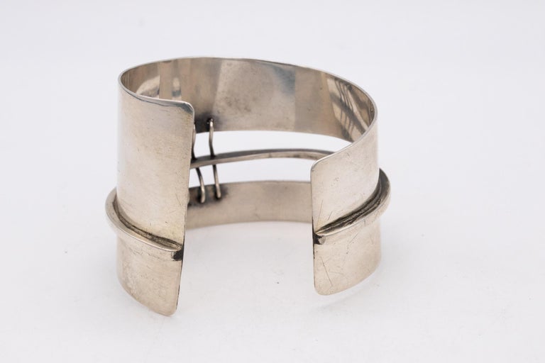 Ed Wiener 1950 New York Constructivist Sculptural Cuff Bracelet in .925 Silver For Sale 1