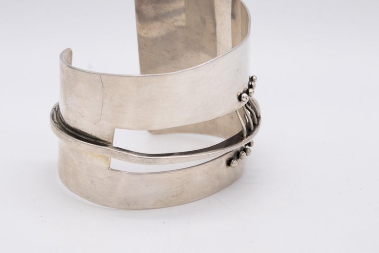 Ed Wiener 1950 New York Constructivist Sculptural Cuff Bracelet in .925 Silver For Sale 2