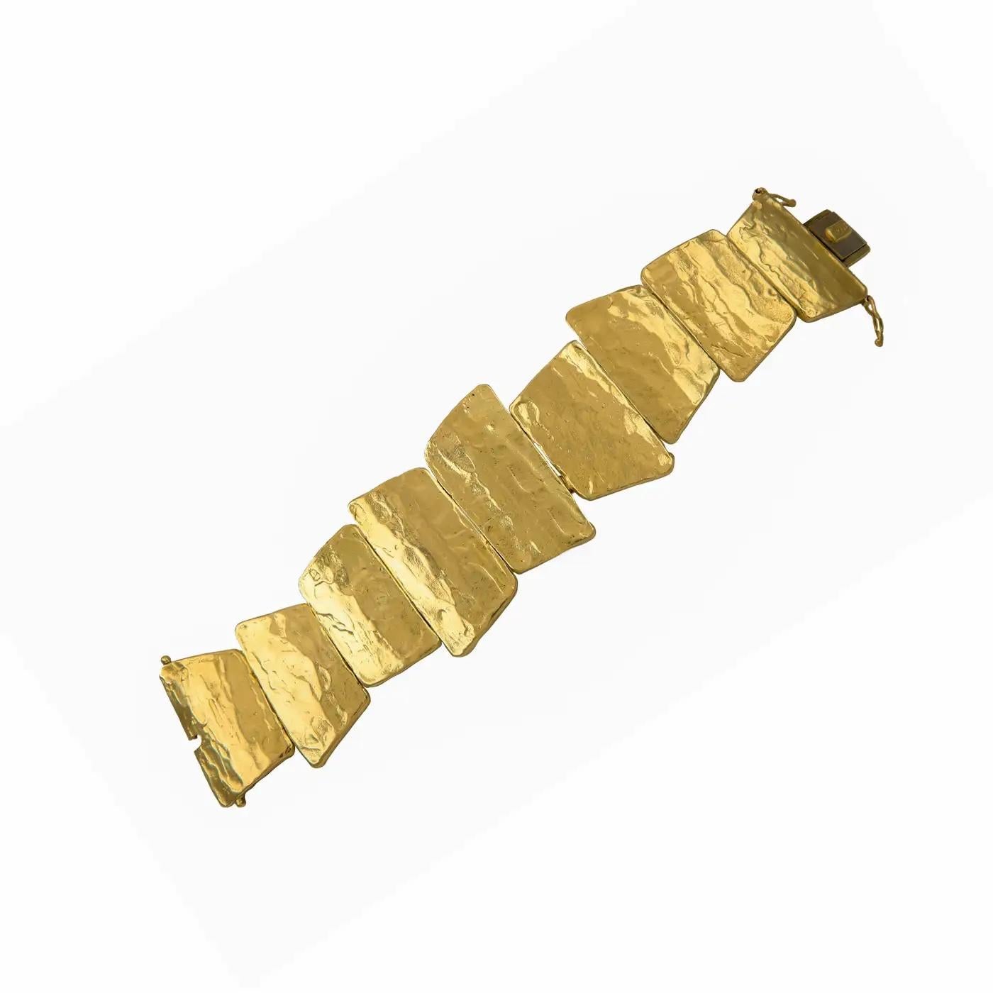 Pulsera escultórica modernista icónica de oro de 18 quilates de Ed Wiener, mediados del siglo XX Años 70 Modernista en venta