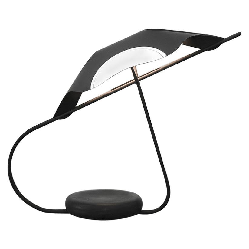 edaLight, lampe de bureau en papier, métal noir et béton, Ymer&Malta, France  en vente