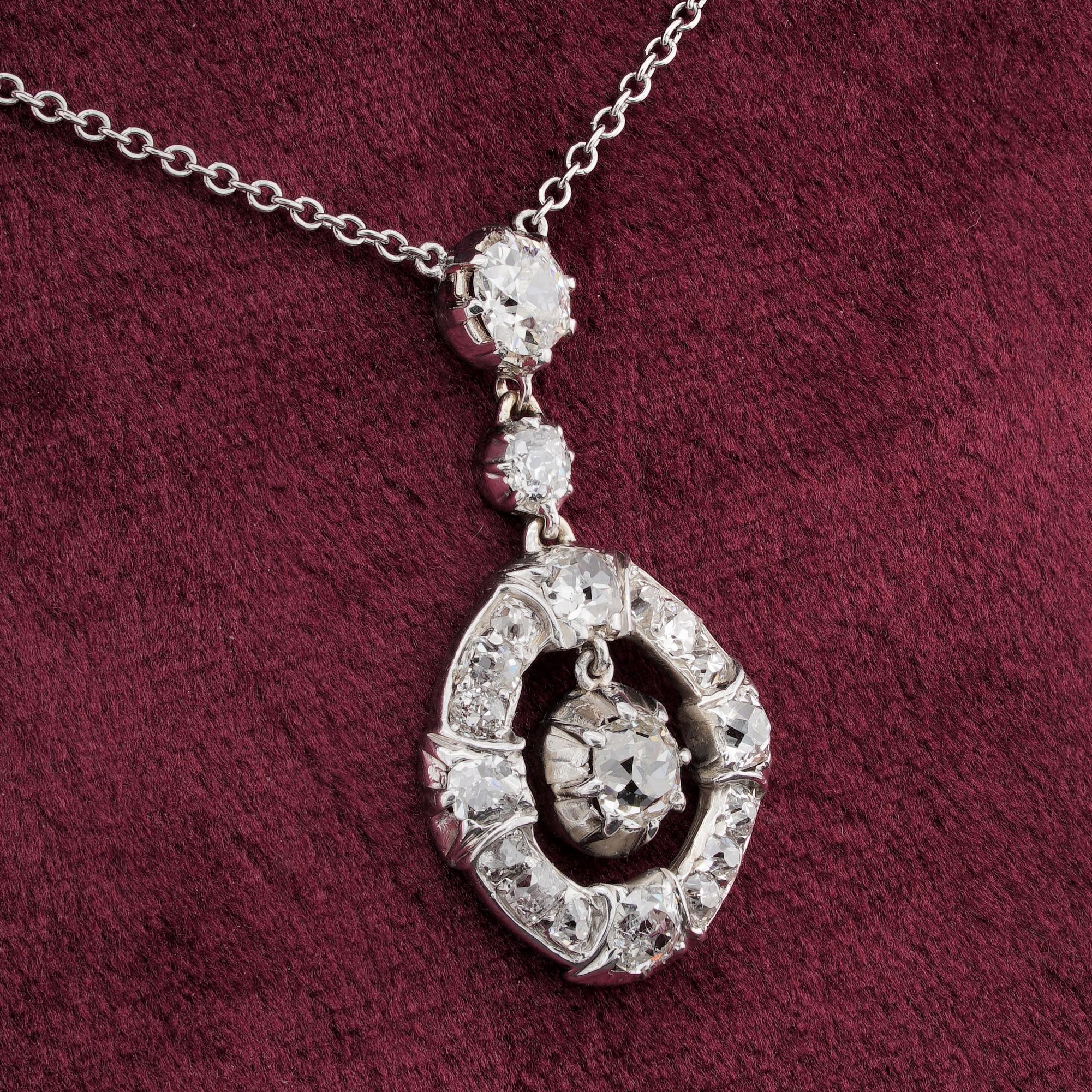 Edardian 1.80 Ct Old Mine Cut Diamond Pendant Necklace Platinum In Good Condition For Sale In Napoli, IT