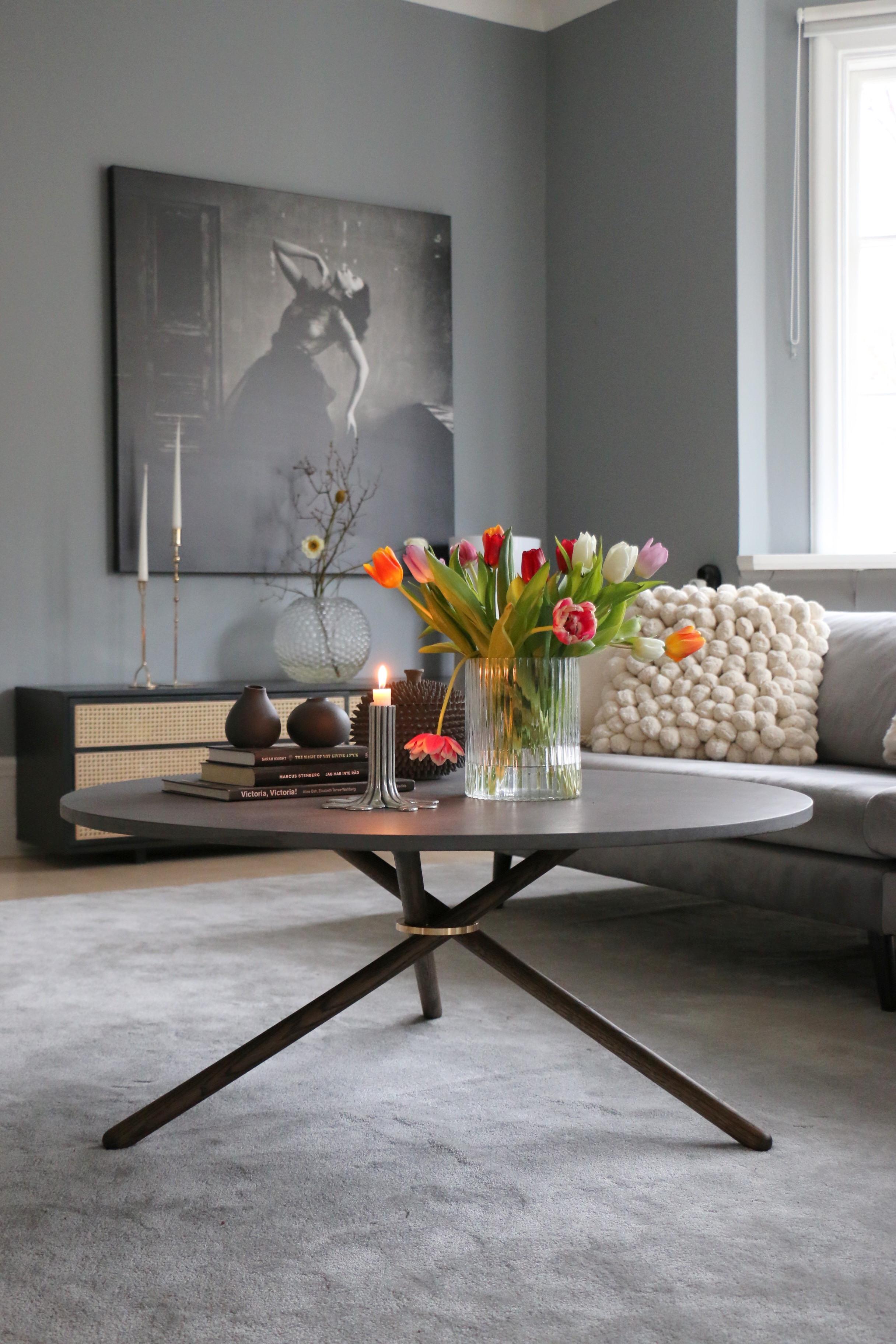 XXIe siècle et contemporain Edda Dark Oak Coffee Table by Eberhart Furniture en vente