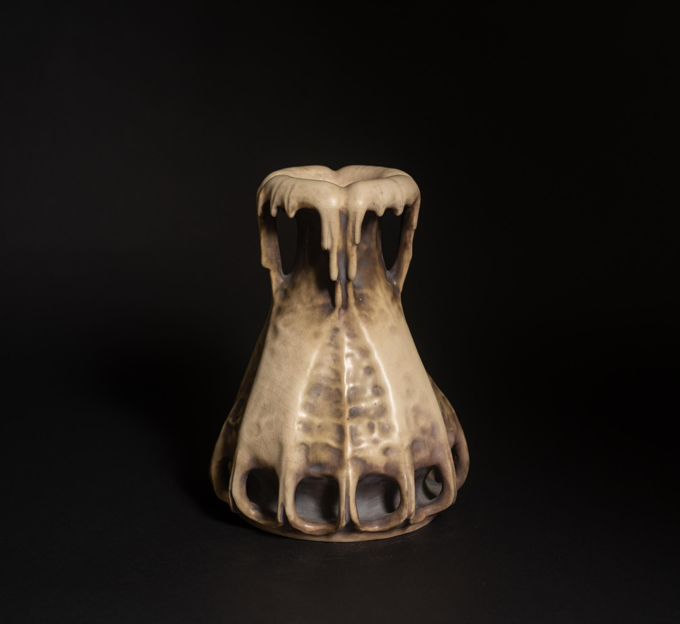 Drip-Vase aus der Edda-Serie mit vier Henkeln von Fritz Eichmann für RStK Amphora im Zustand „Gut“ im Angebot in Chicago, US