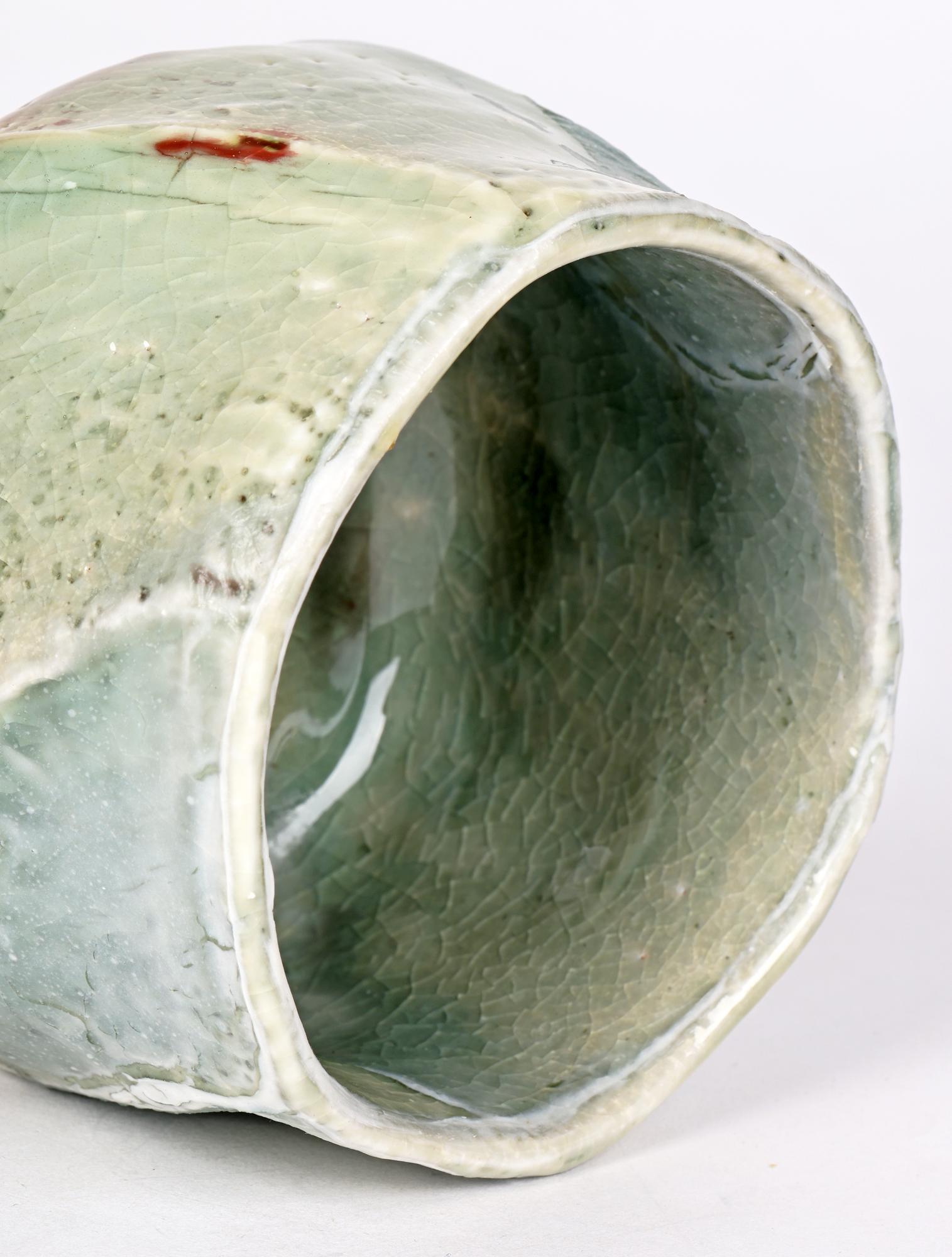 Céramique Eddie Curtis - Grand bol en poterie de studio émaillé céladon en vente
