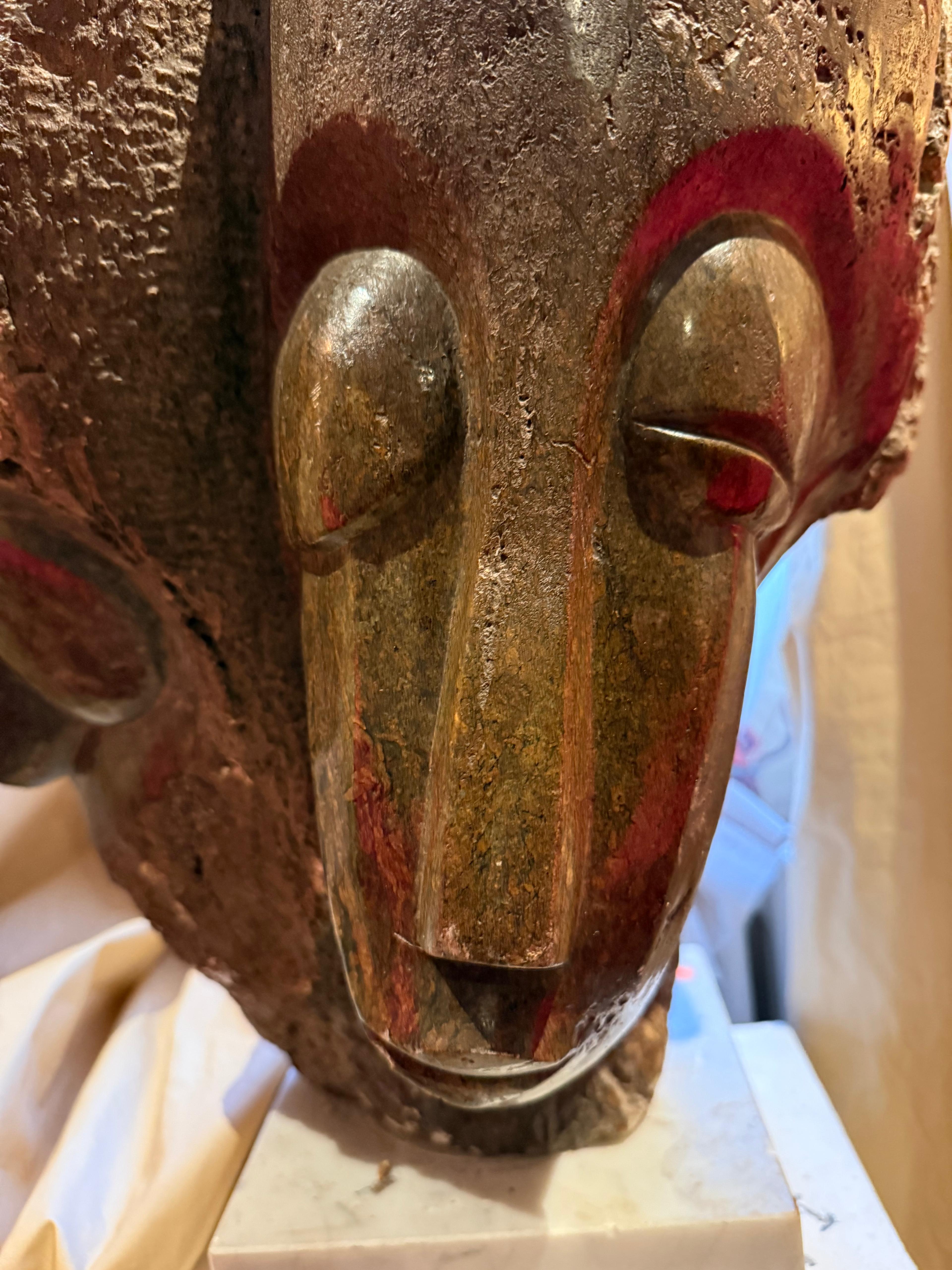 Eddie Masaya (Zimbabwean, b. 1960), Shona sculpture of Twin Faces For Sale 4