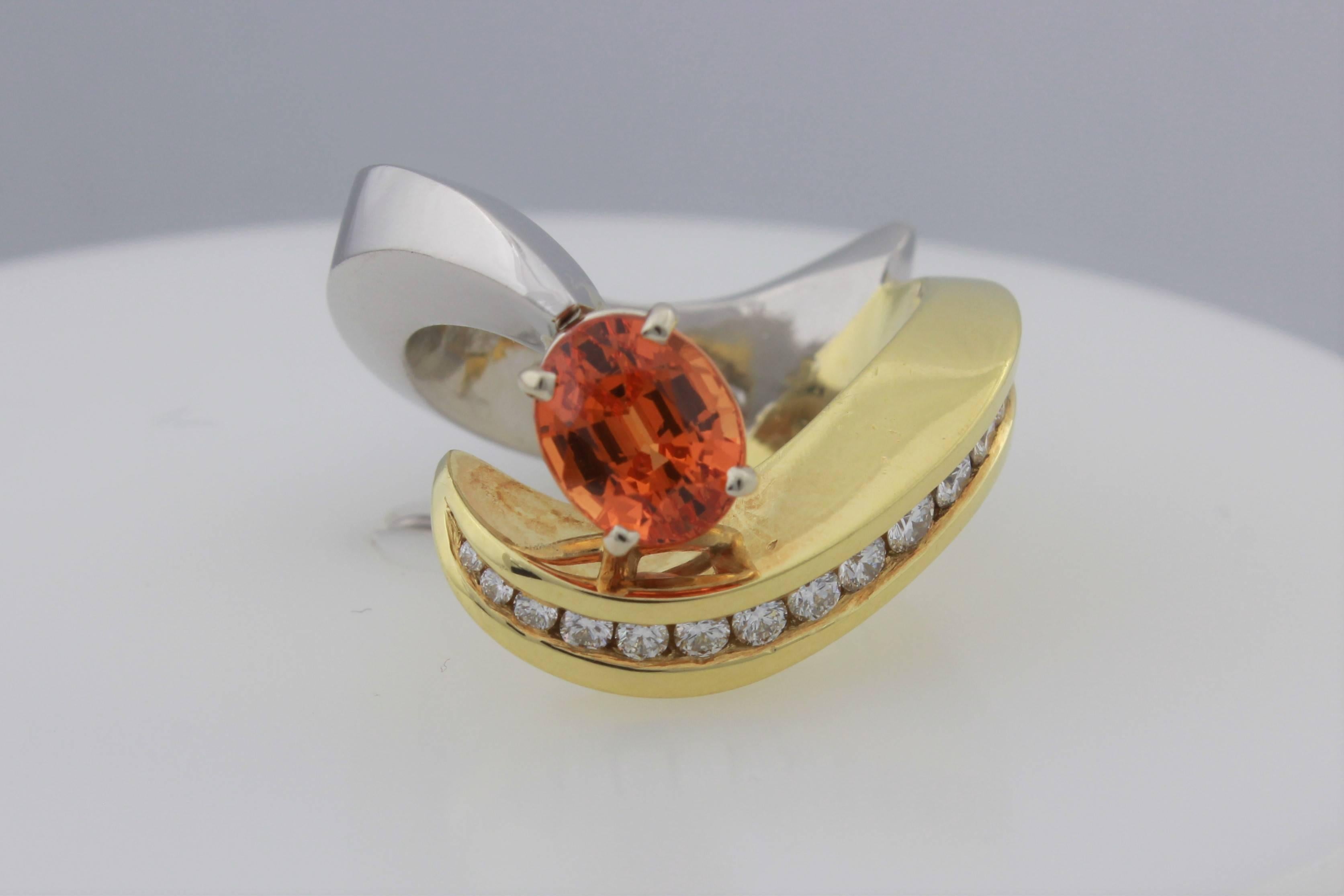 Eddie Sakamoto Designed Spessartite Garnet And Diamond Ring Set In Plat/18ktYG  In Excellent Condition For Sale In Walnut Creek, CA