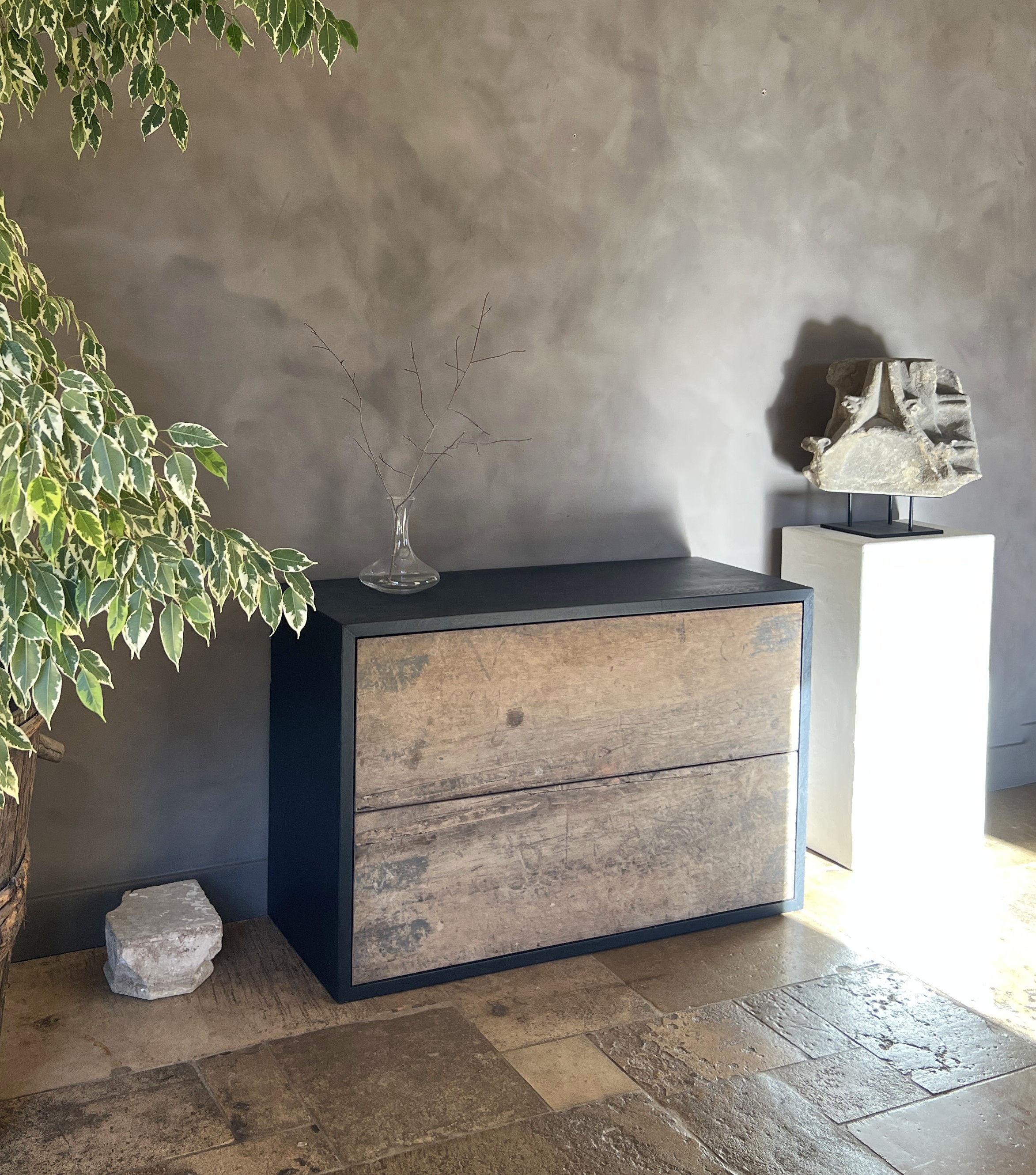 Cassettiera EDE in noce e quercia recuperata in vendita 3